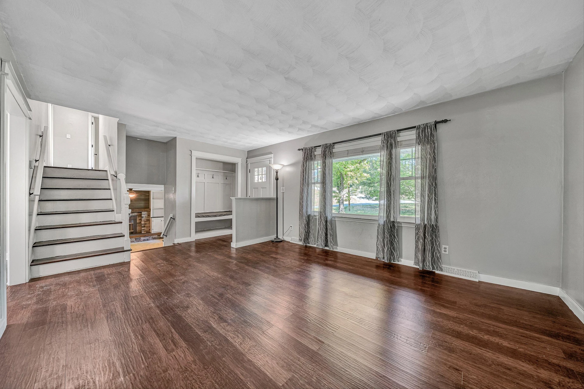 1410 Lakeridge CIR - Photo 6