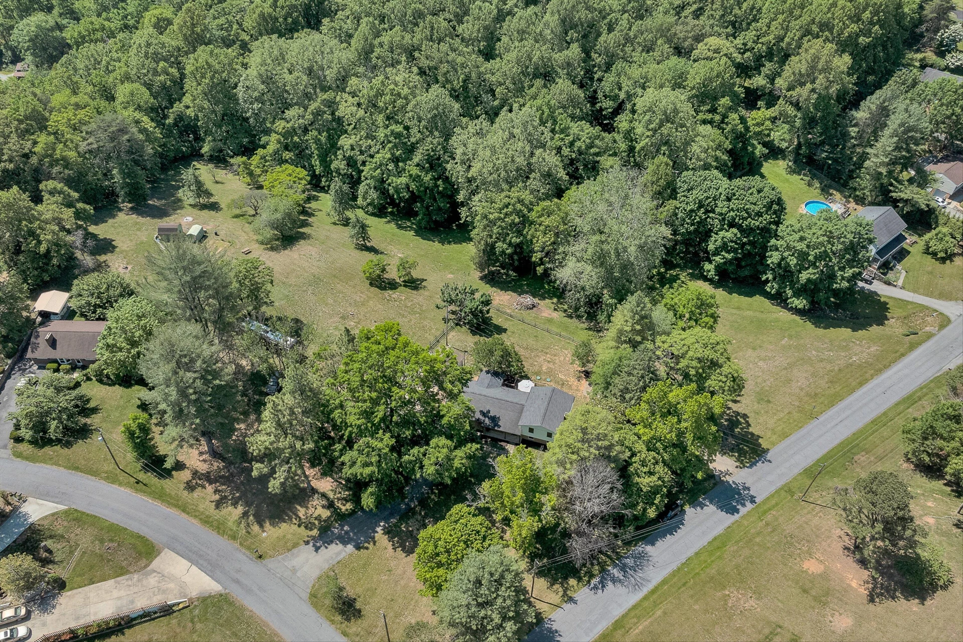 1410 Lakeridge CIR - Photo 62