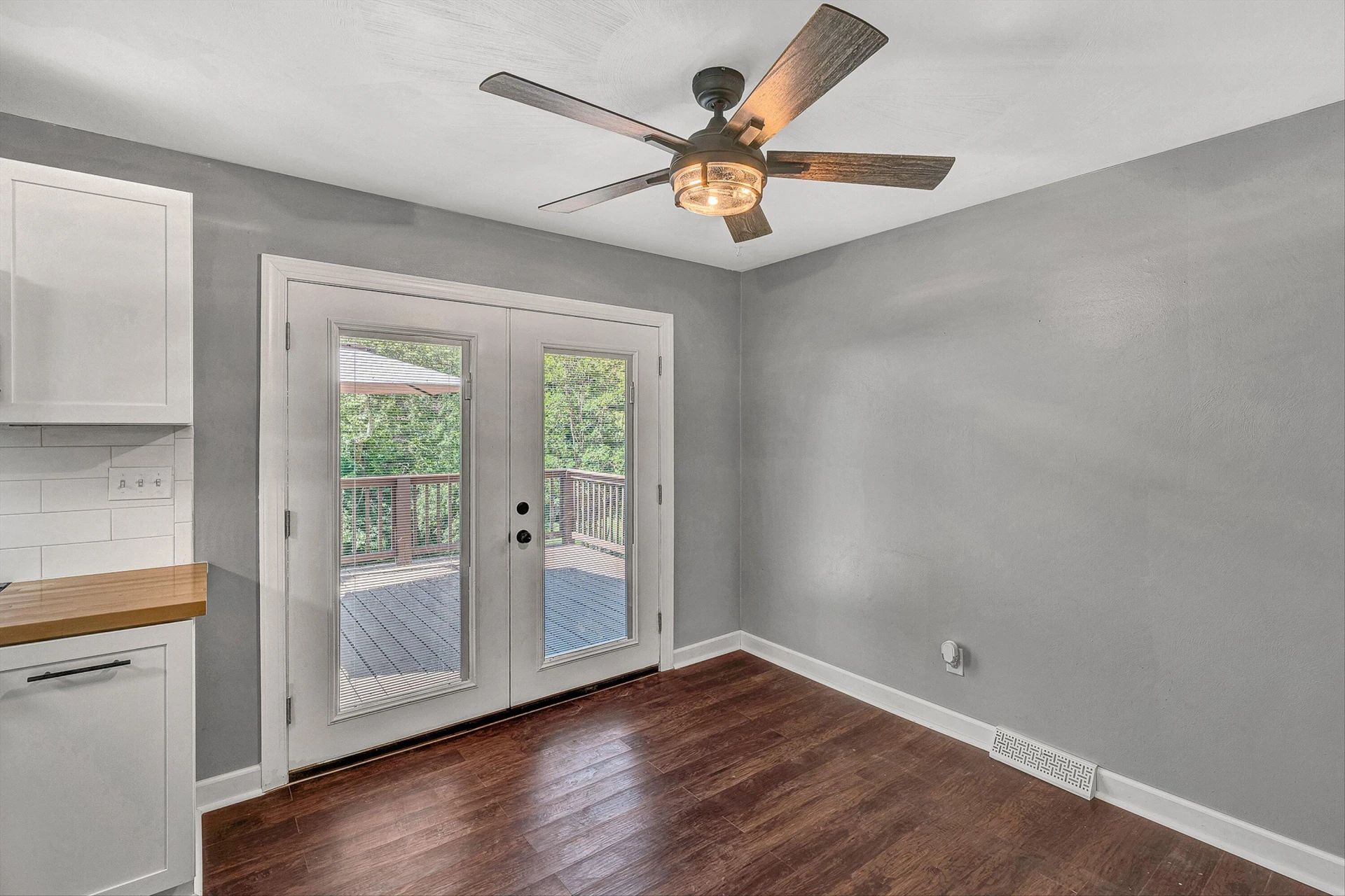 1410 Lakeridge CIR - Photo 8