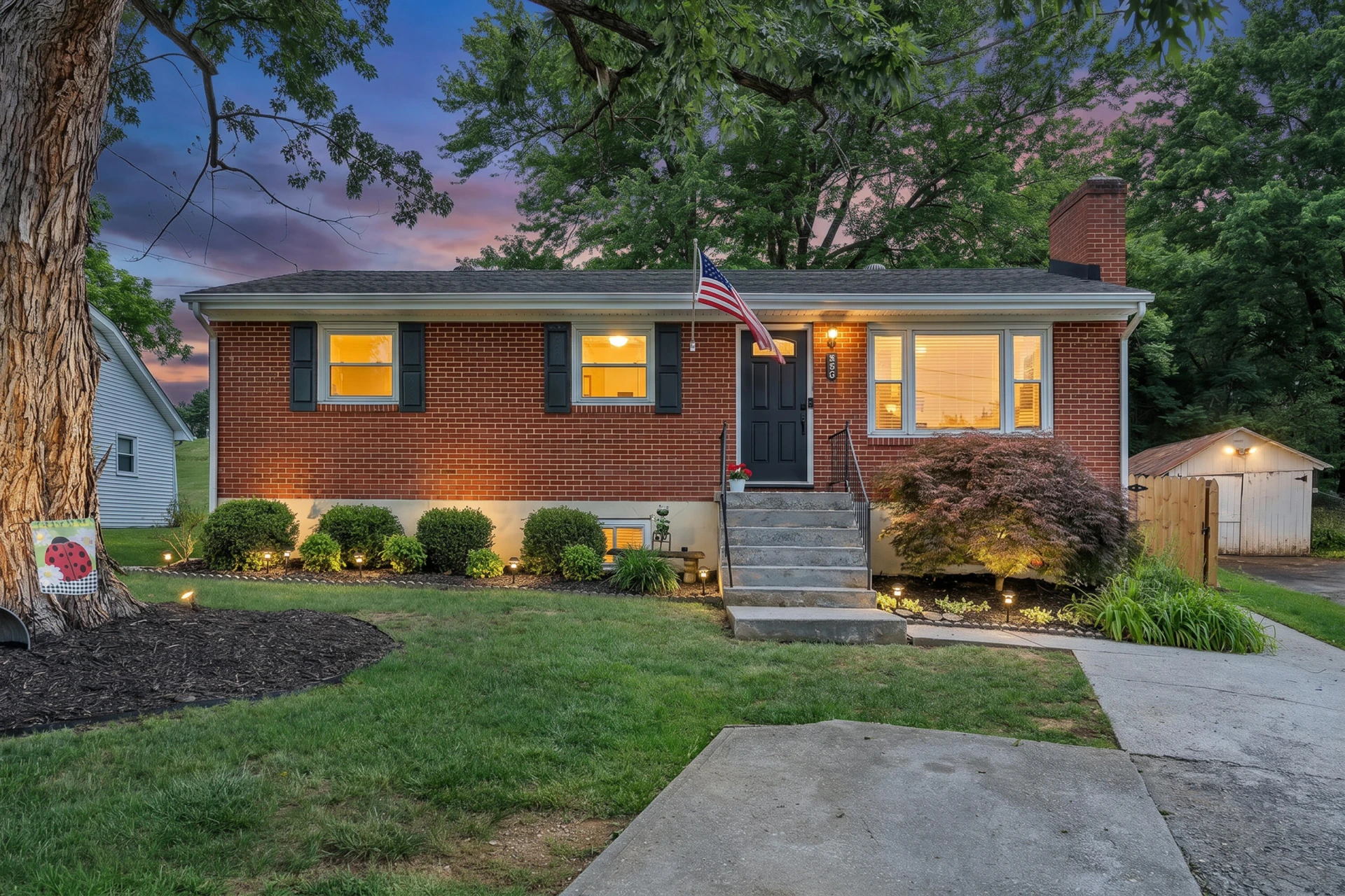 950 Palmer AVE