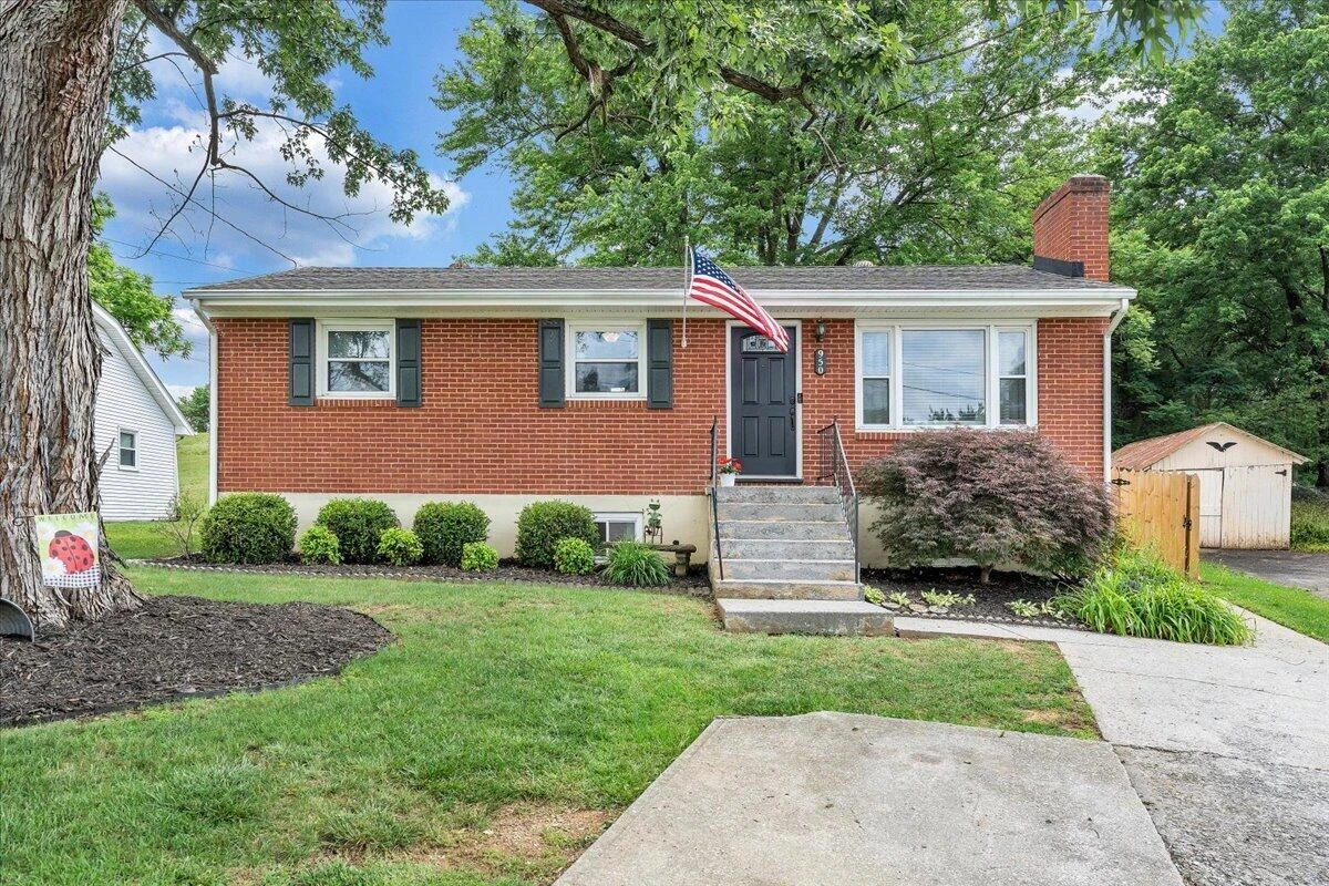 950 Palmer AVE - Photo 2