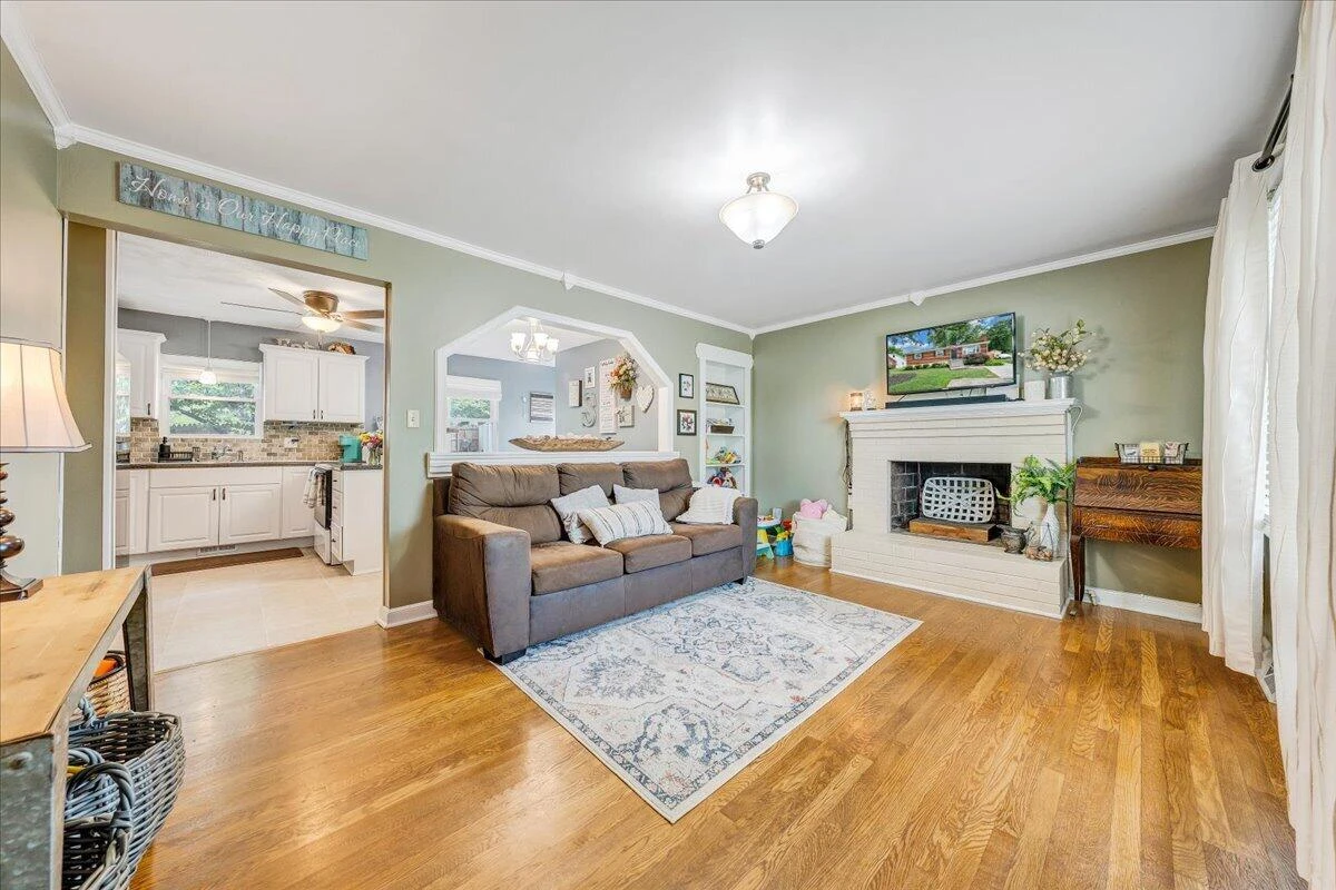 950 Palmer AVE - Photo 3