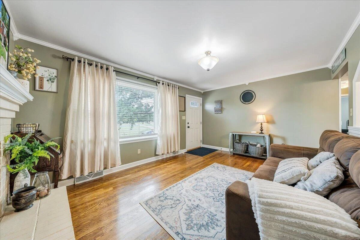 950 Palmer AVE - Photo 5