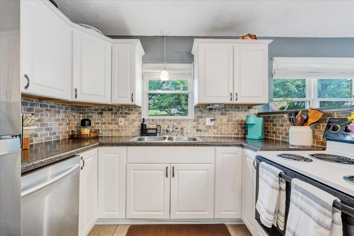 950 Palmer AVE - Photo 9