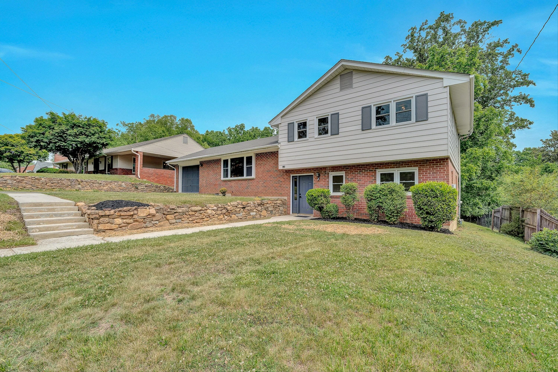 1121 Welch RD SW - Photo 2