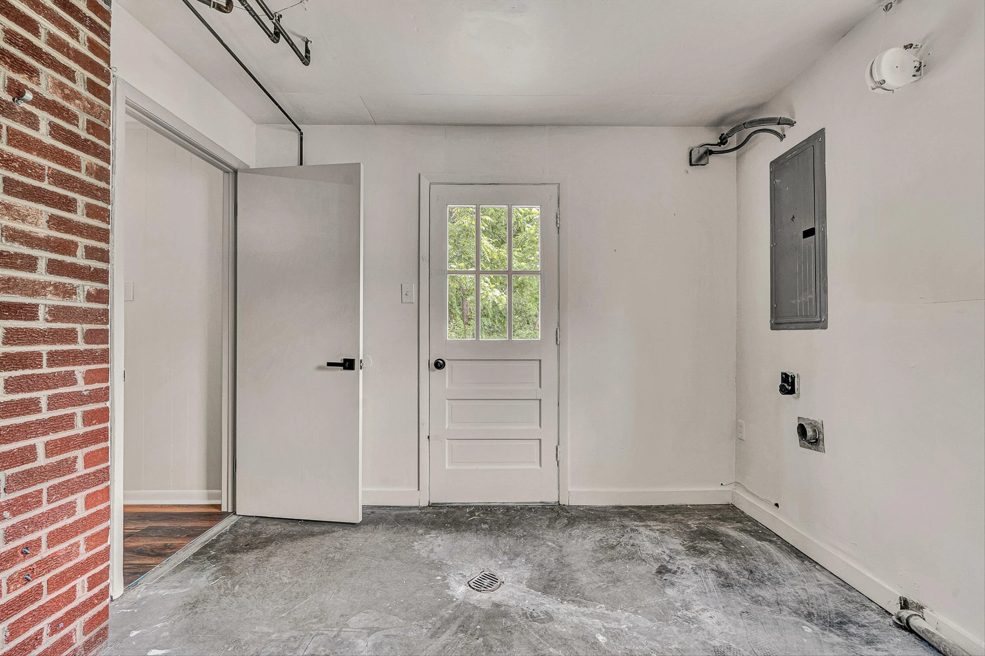 1121 Welch RD SW - Photo 32