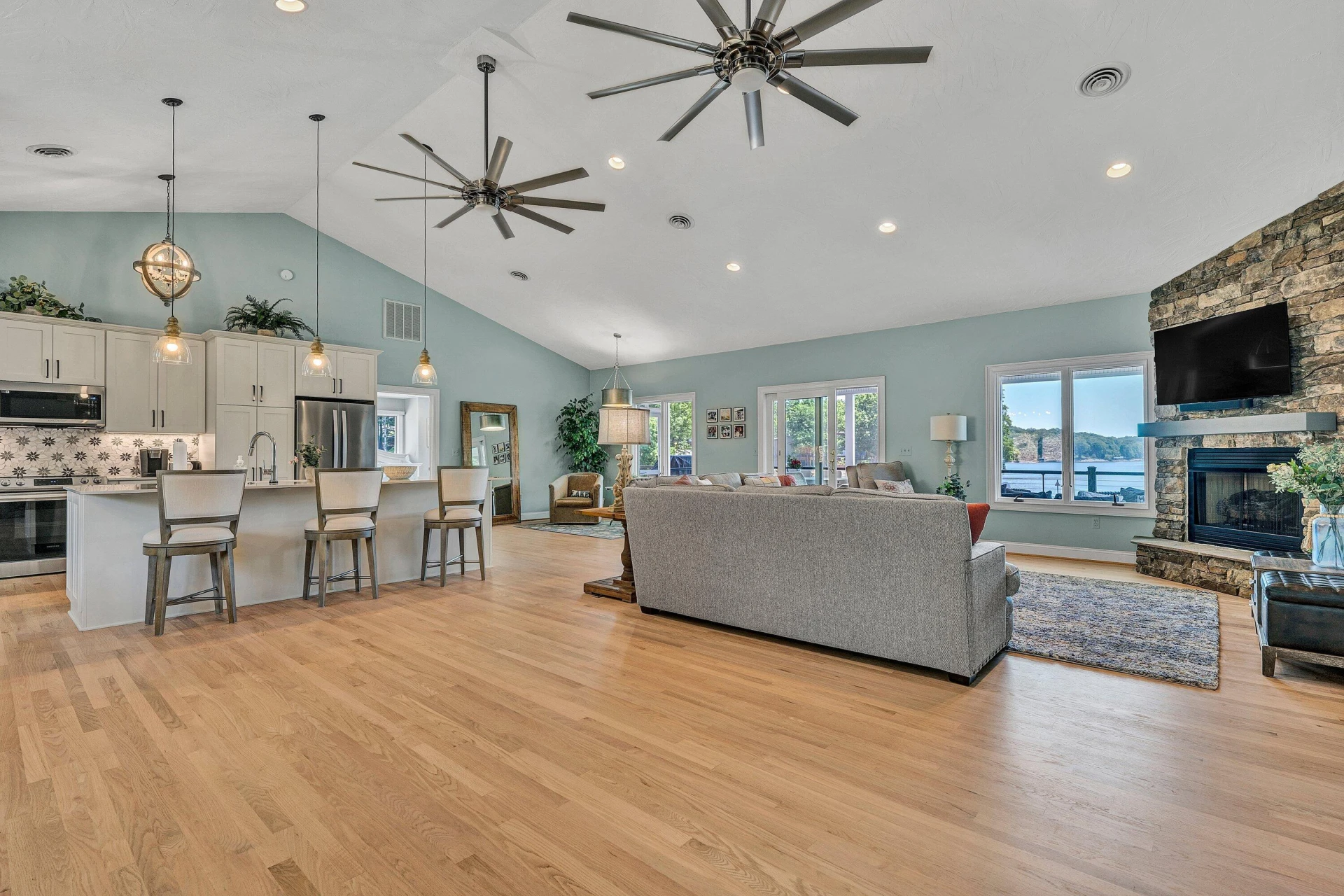 2245 Thomason LN - Photo 13