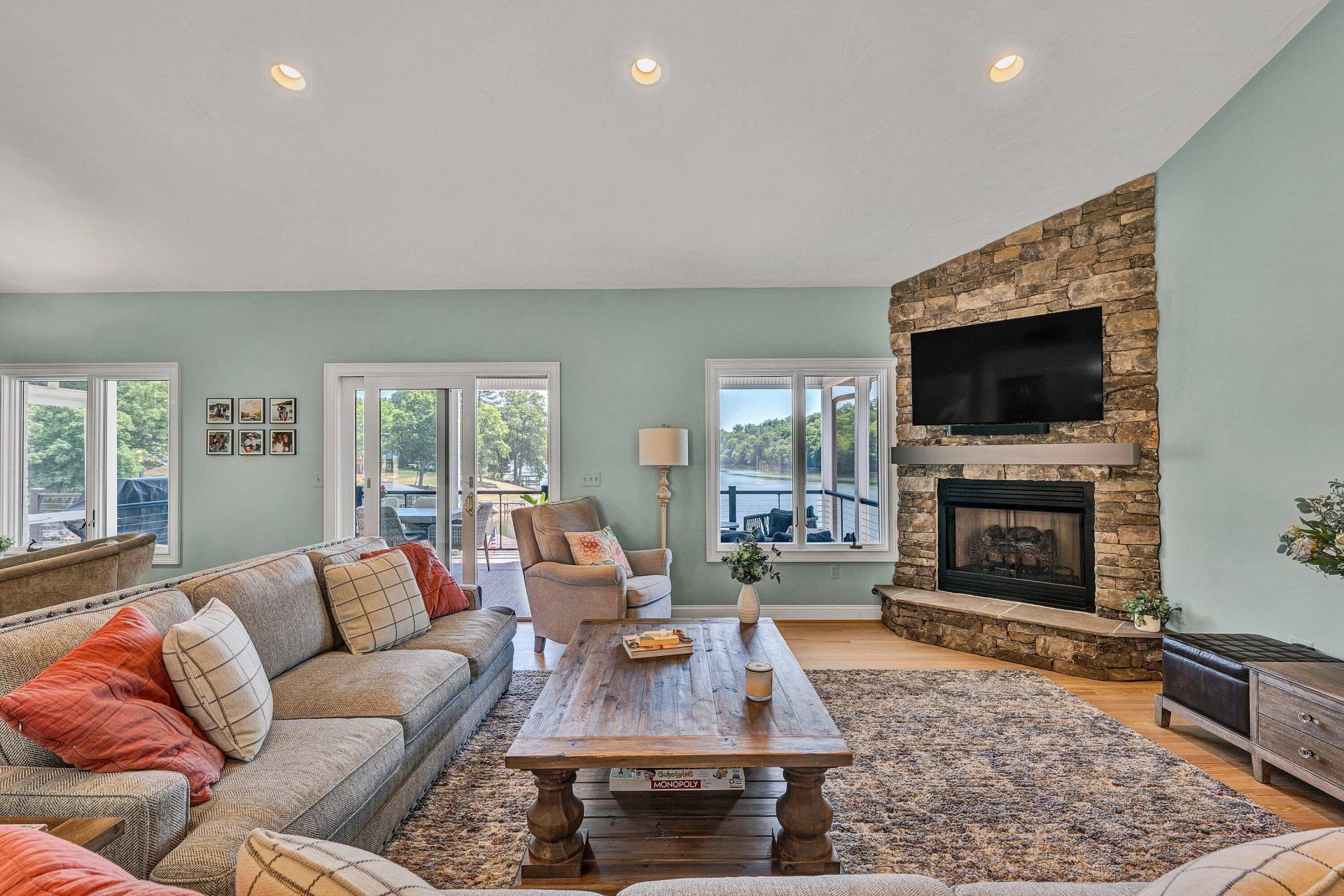 2245 Thomason LN - Photo 15