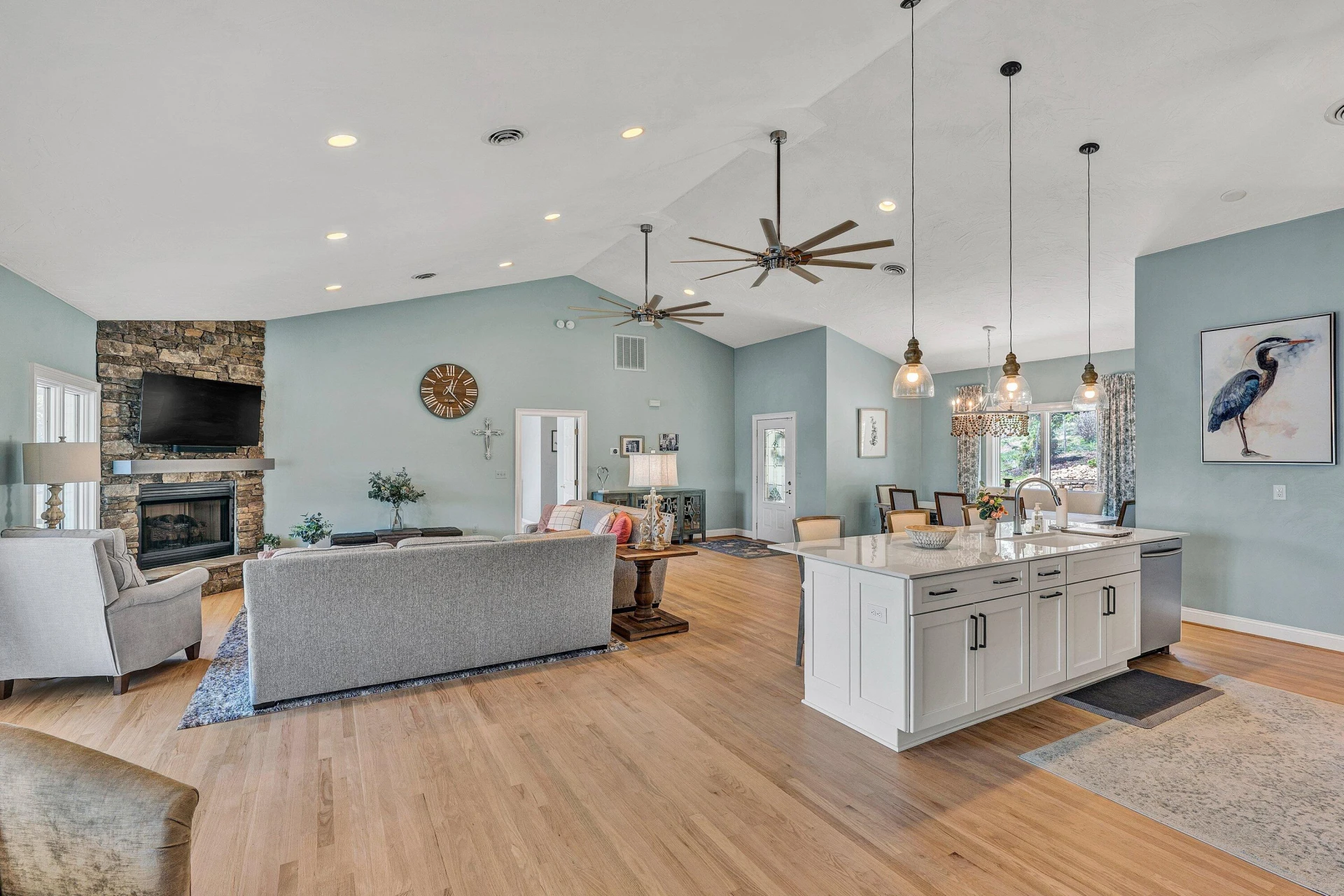 2245 Thomason LN - Photo 18