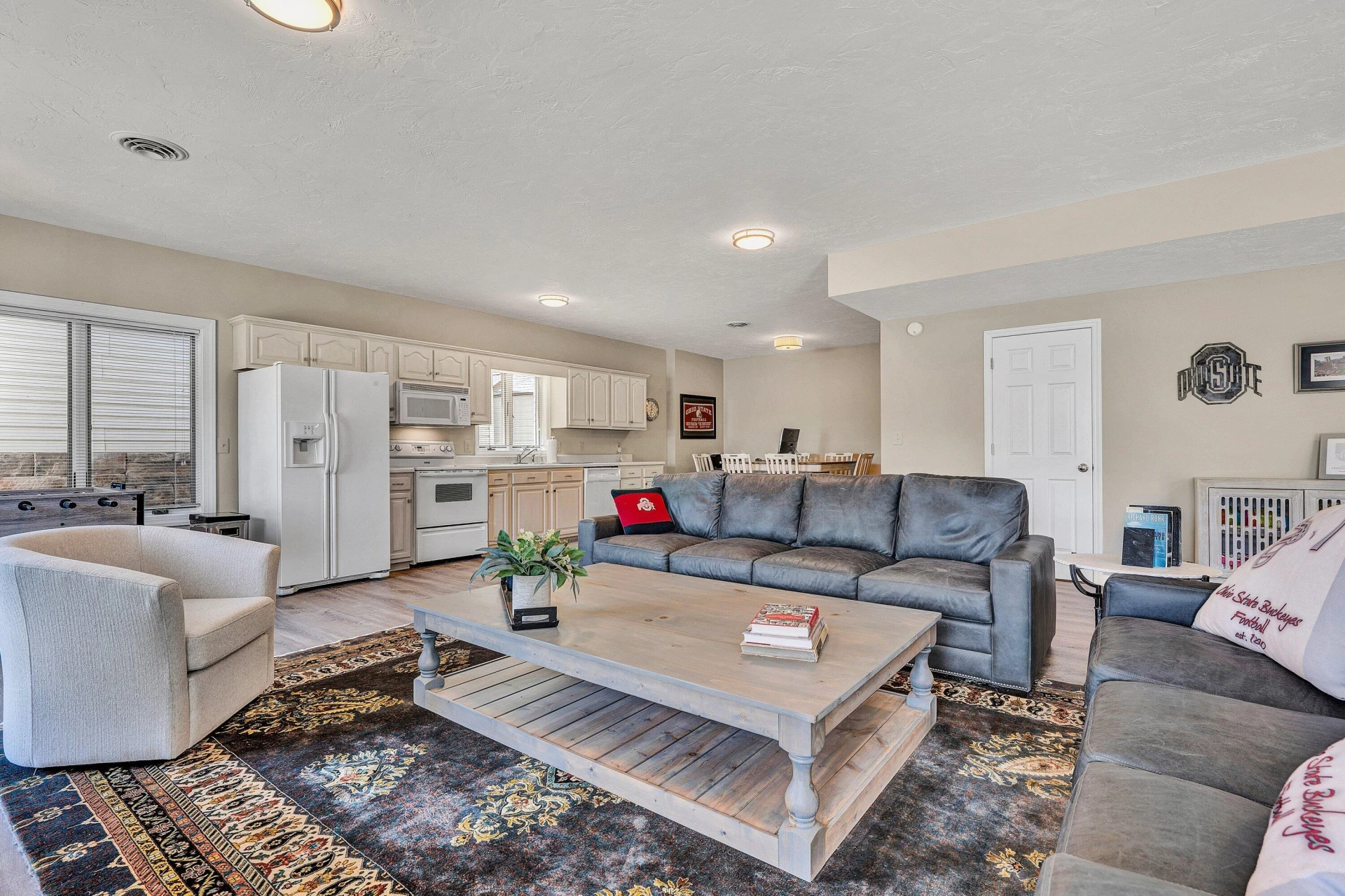 2245 Thomason LN - Photo 47