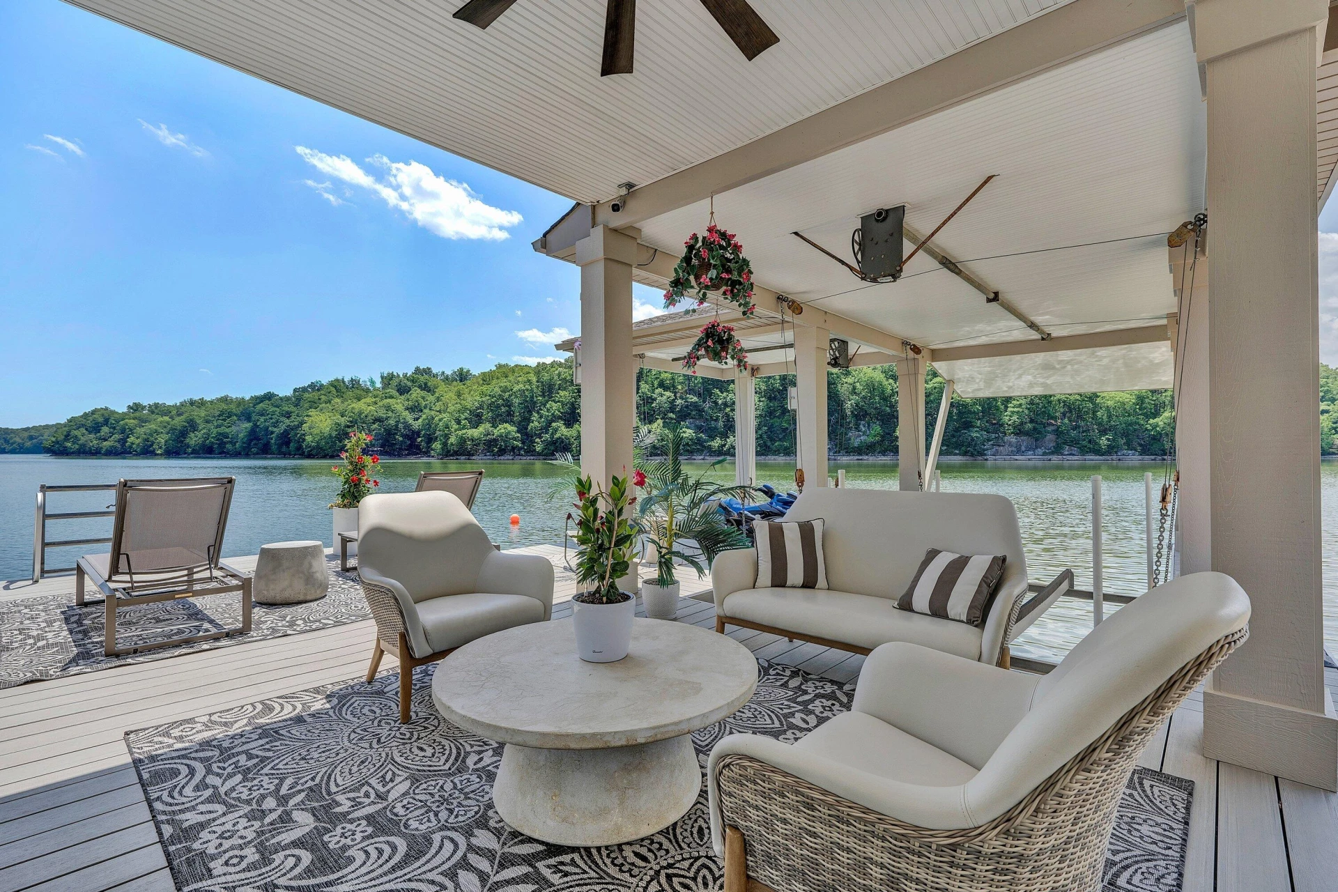 2245 Thomason LN - Photo 62