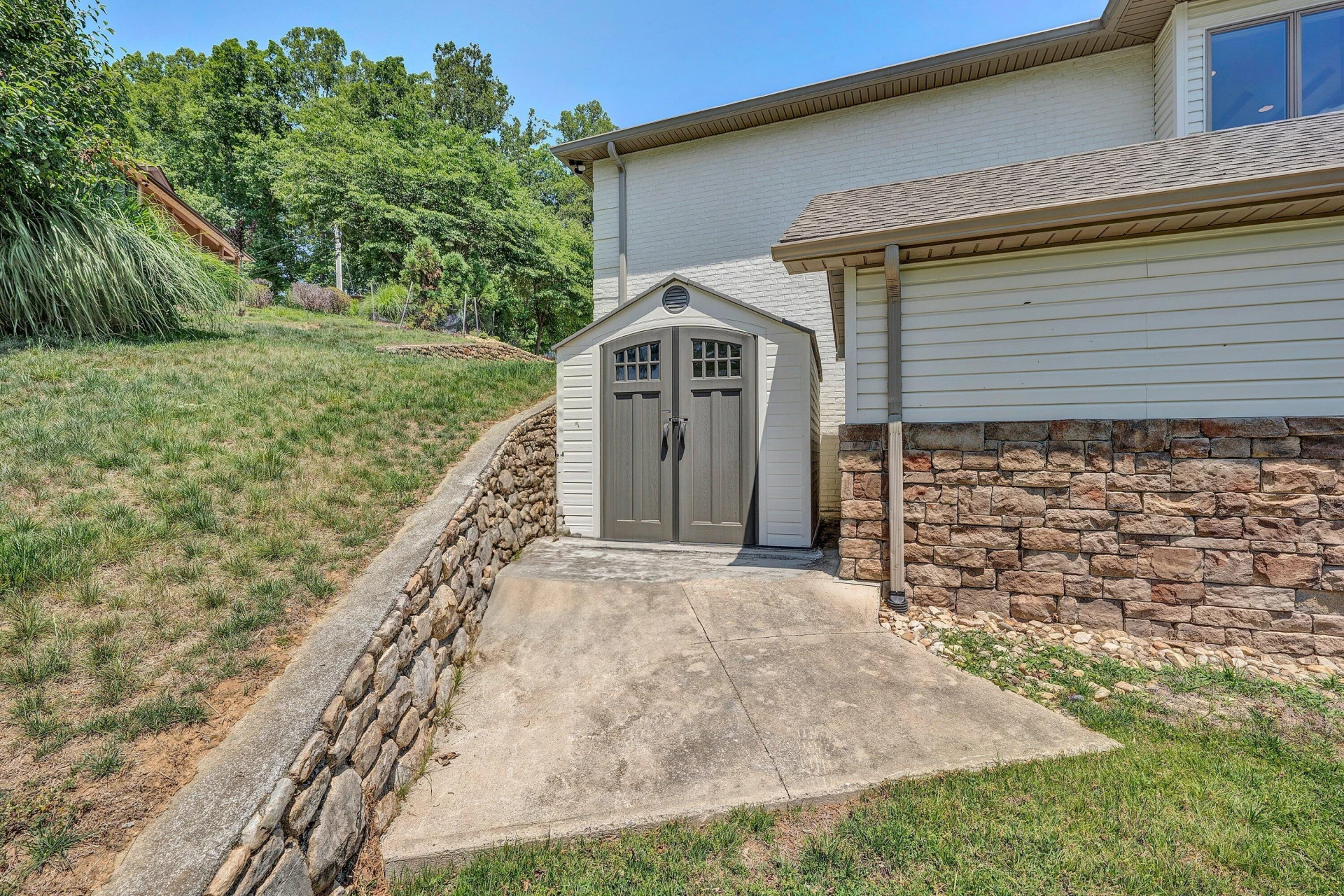 2245 Thomason LN - Photo 68