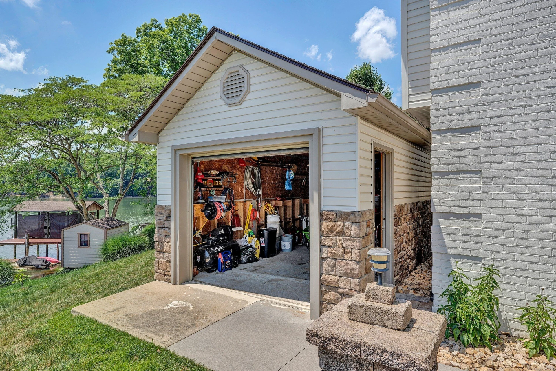 2245 Thomason LN - Photo 69