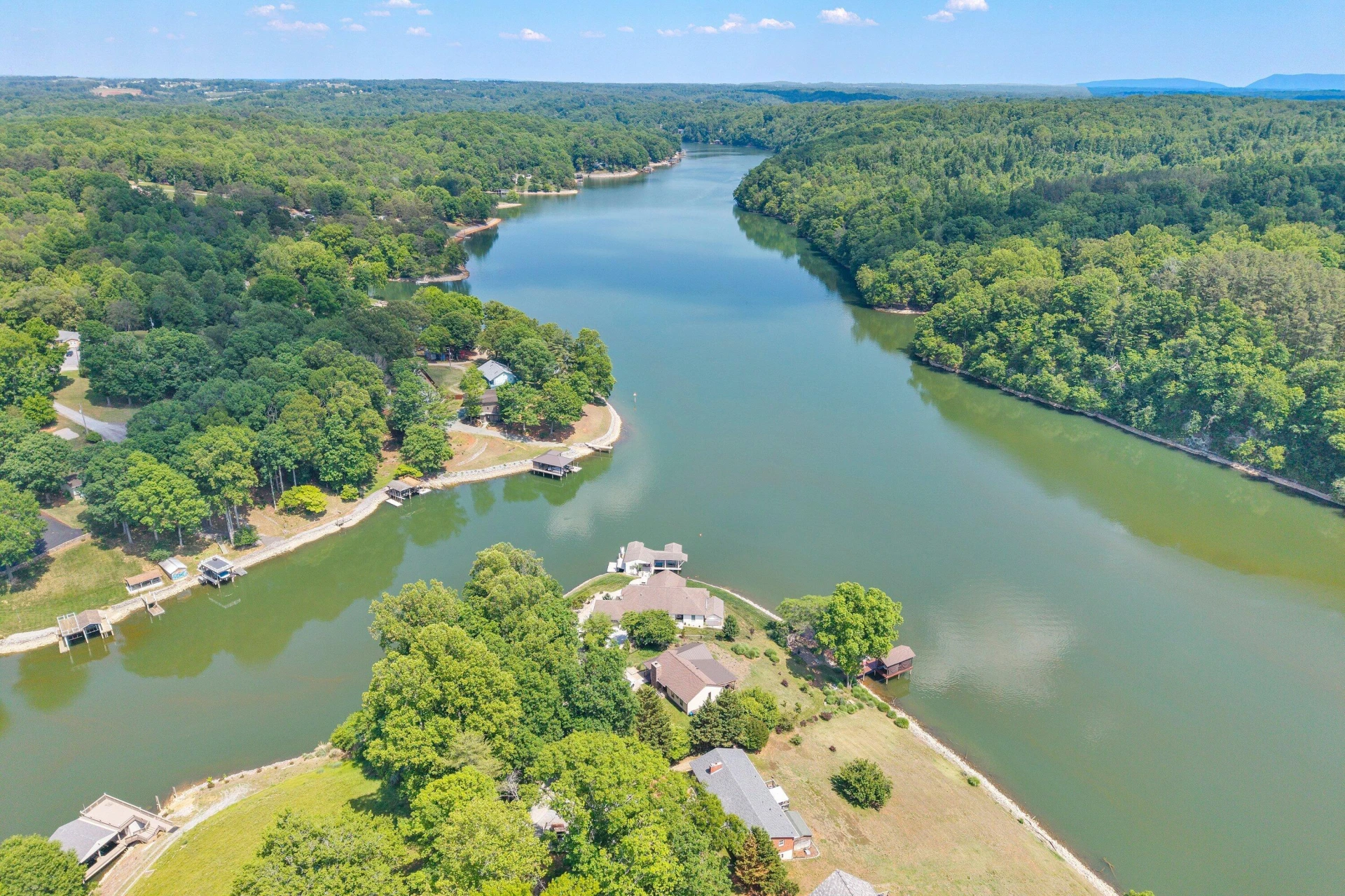 2245 Thomason LN - Photo 2