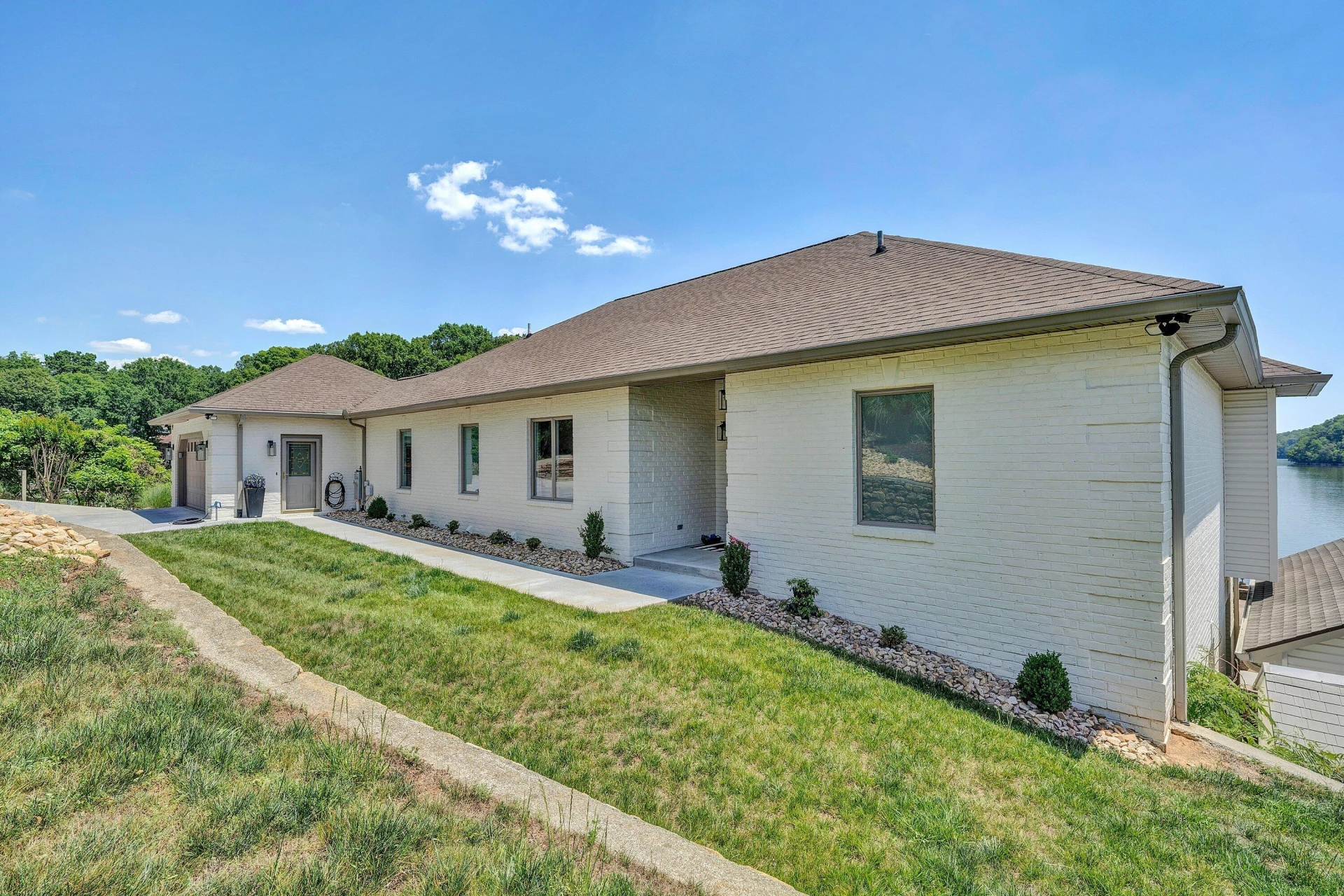 2245 Thomason LN - Photo 11