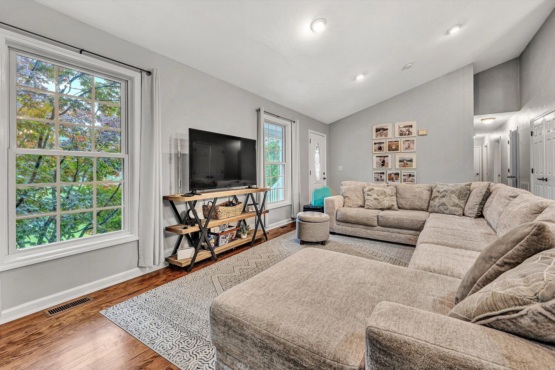 677 Deerfield RD - Photo 3