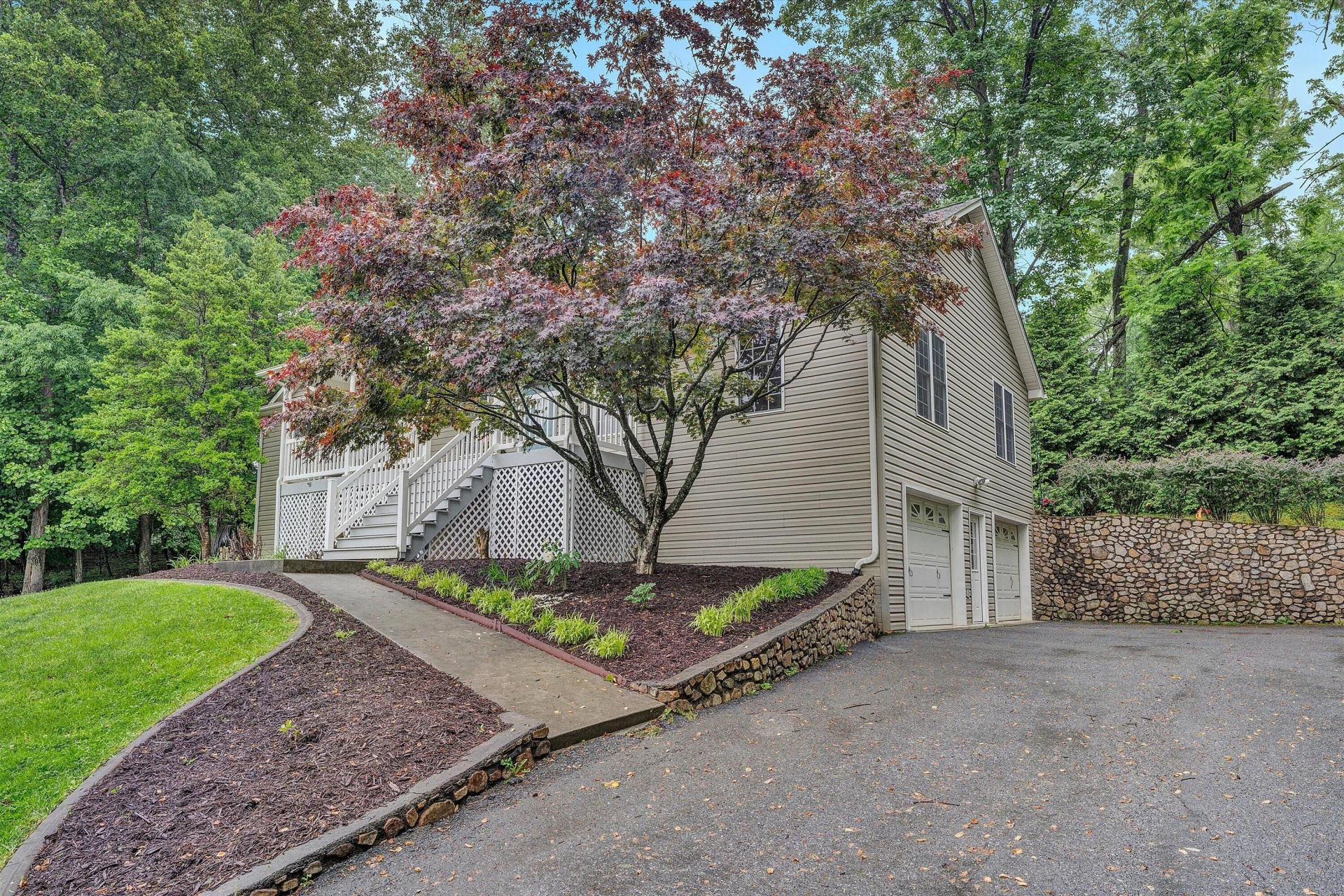 677 Deerfield RD - Photo 27