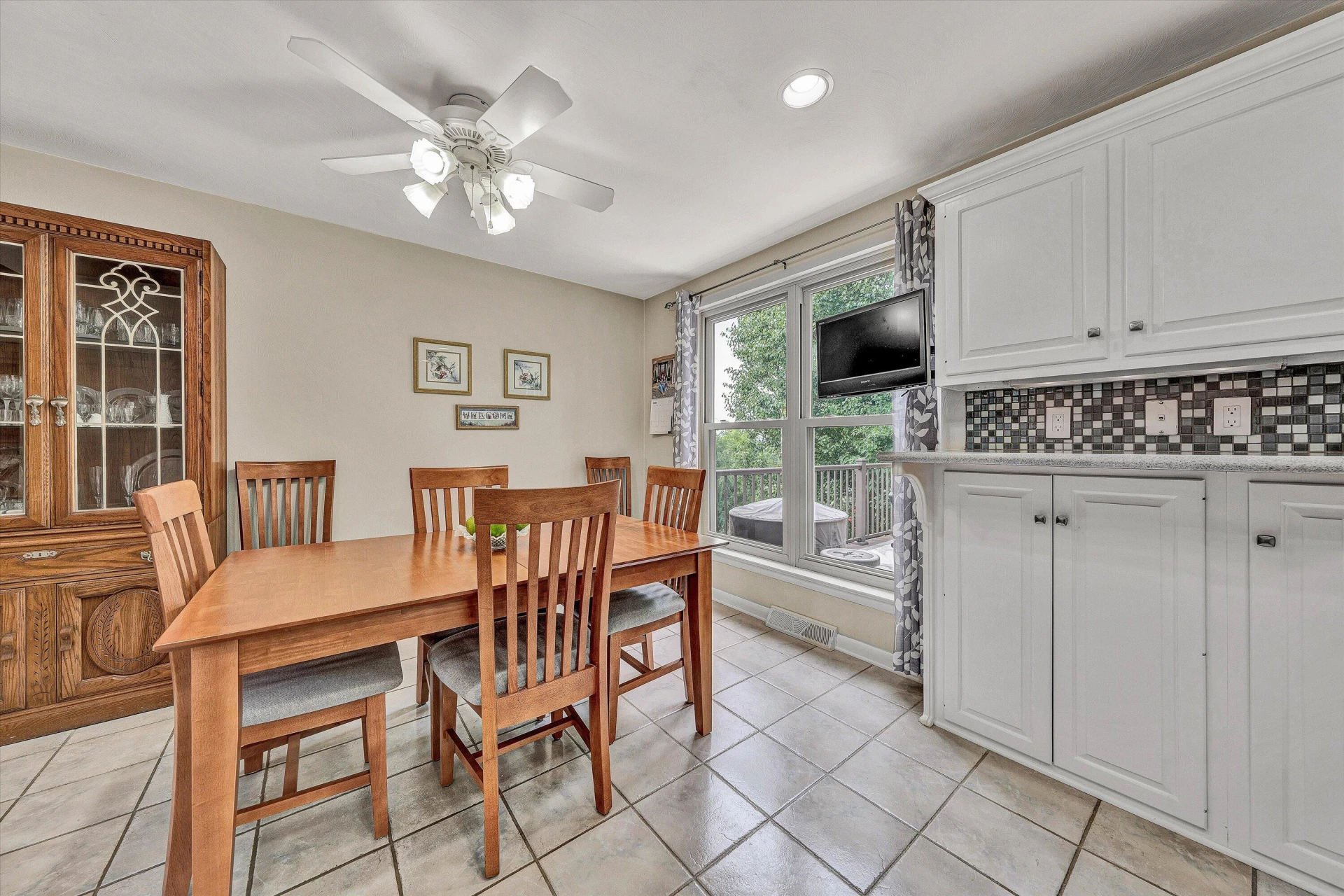 7144 Deerwood RD - Photo 11