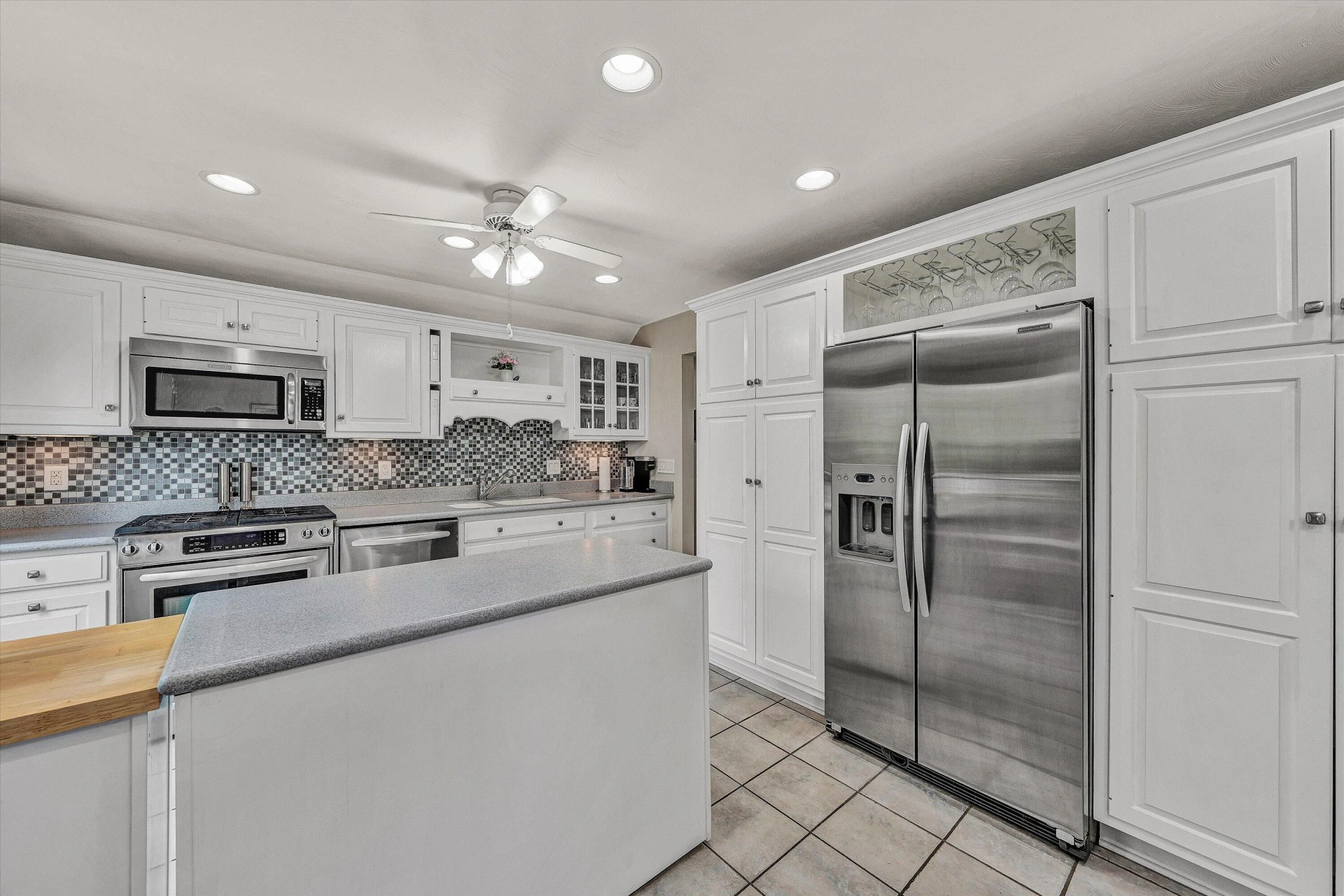 7144 Deerwood RD - Photo 12