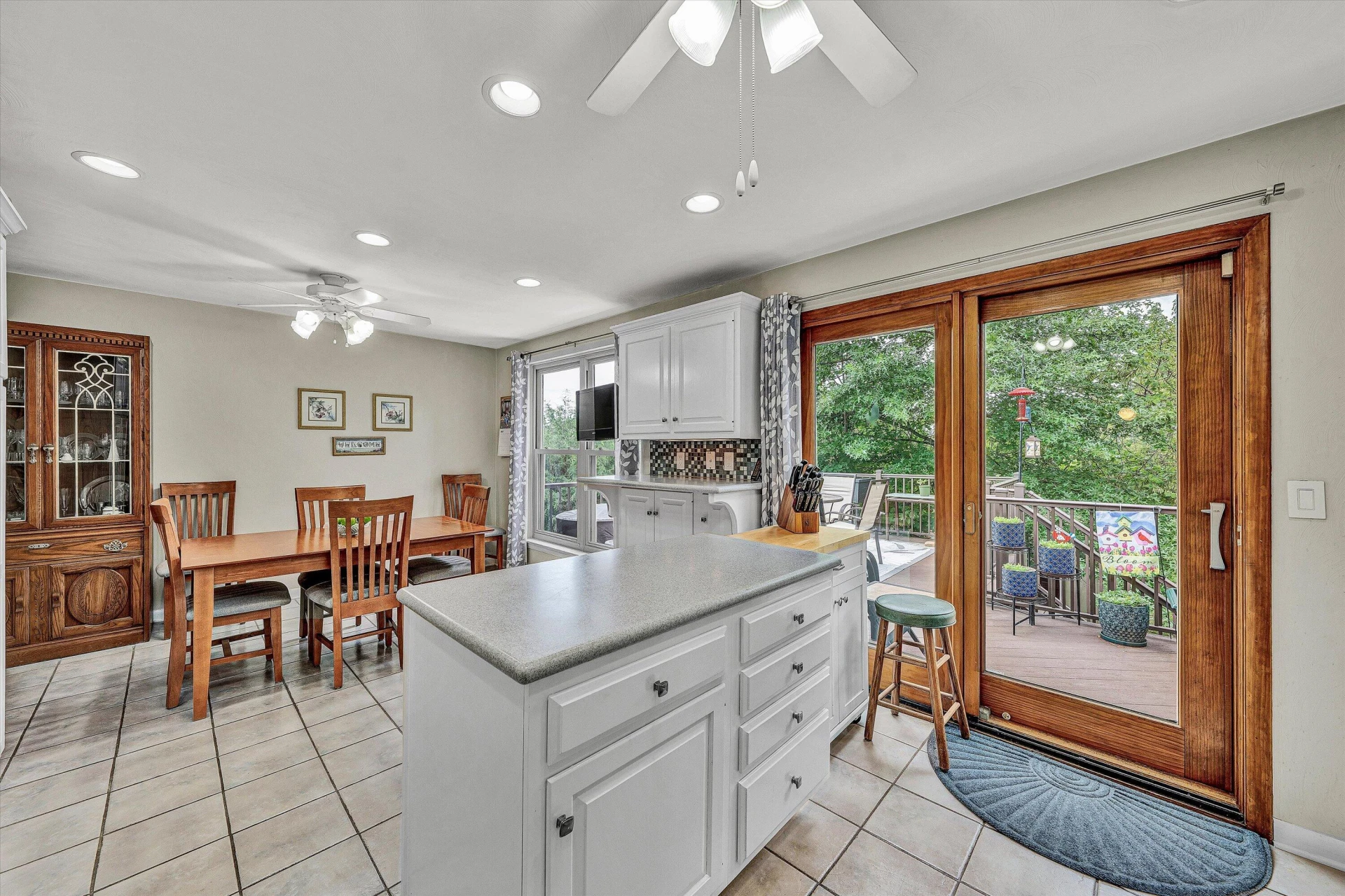 7144 Deerwood RD - Photo 14