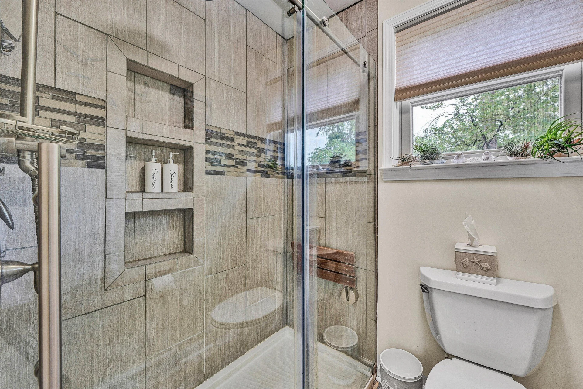 7144 Deerwood RD - Photo 19
