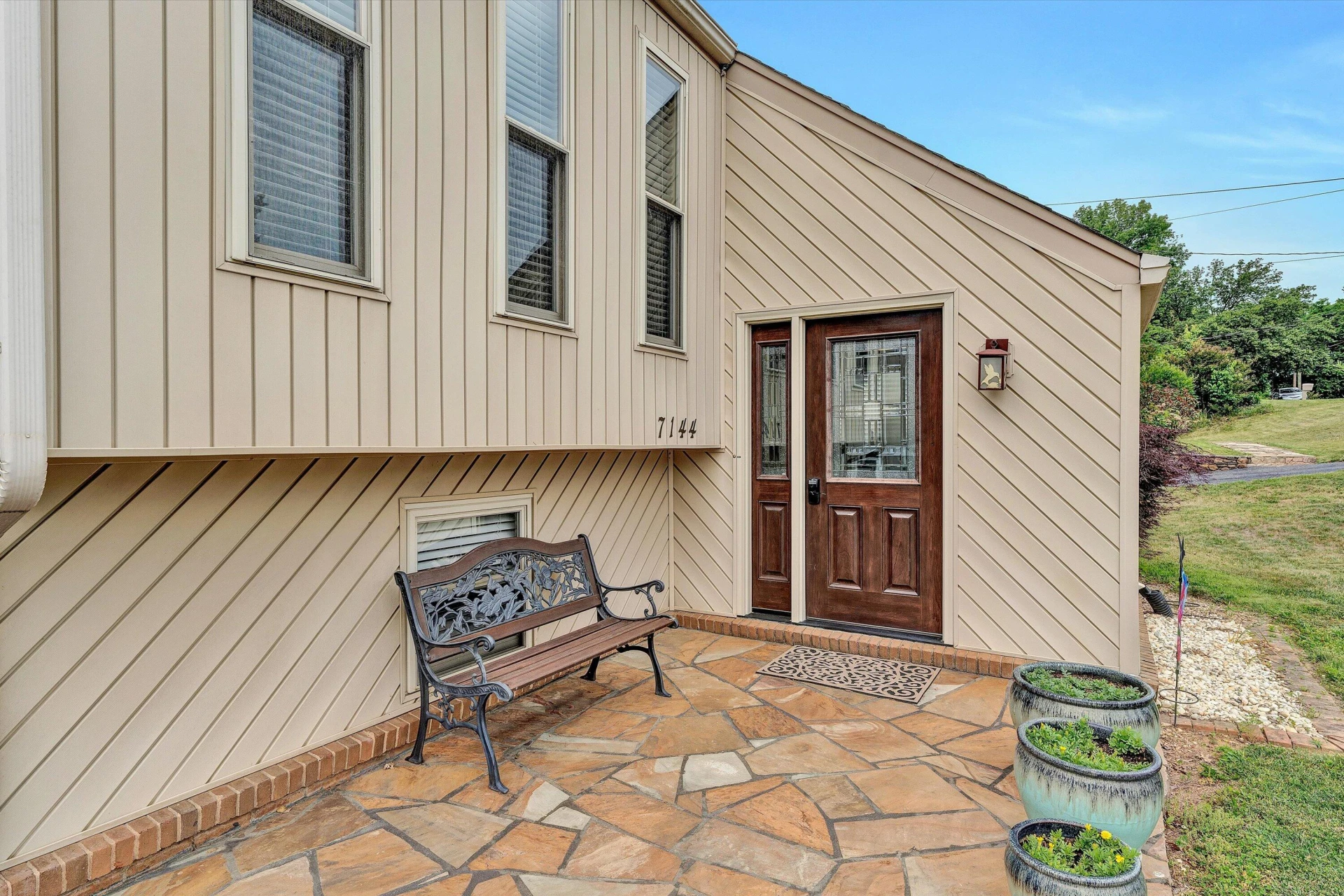 7144 Deerwood RD - Photo 4