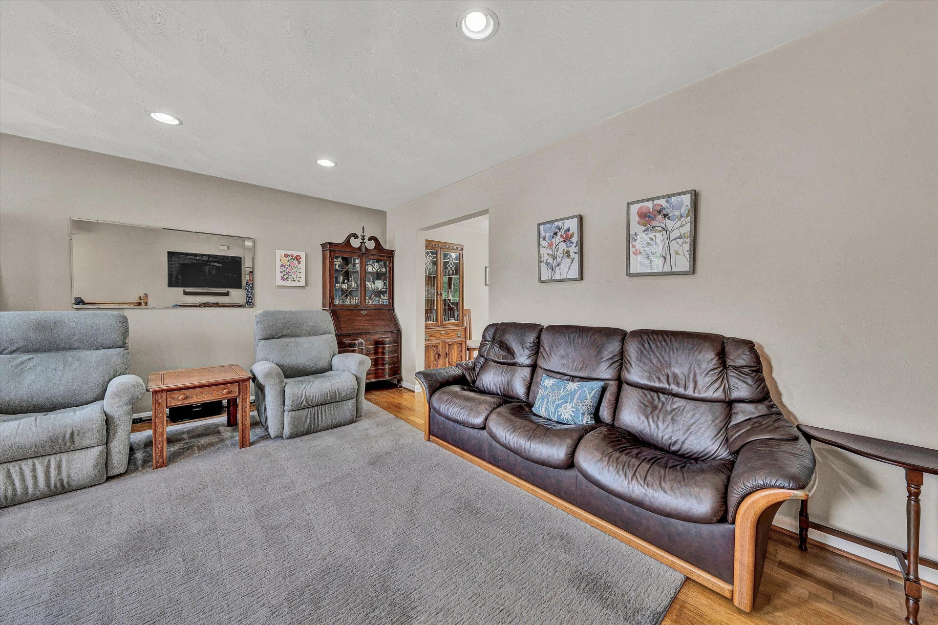 7144 Deerwood RD - Photo 8