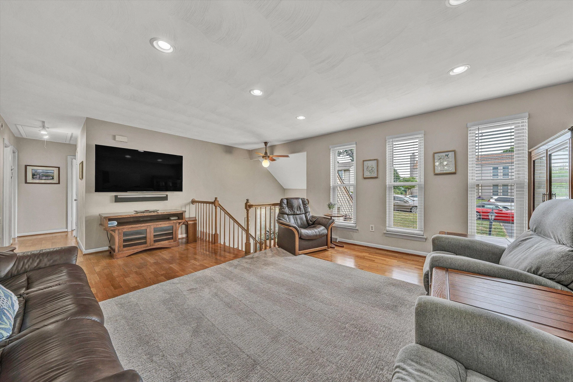 7144 Deerwood RD - Photo 9