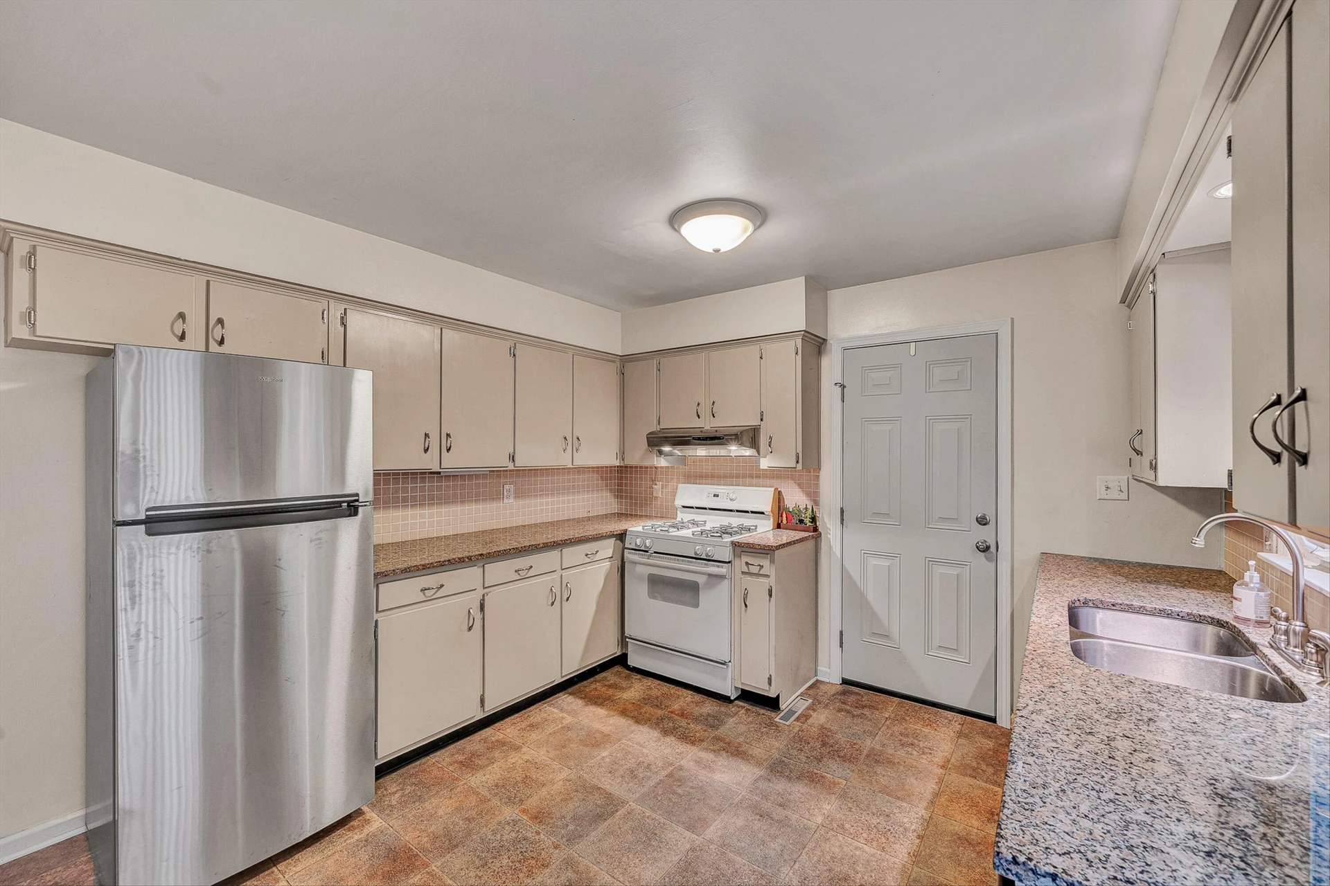 126 Sawyer DR - Photo 13