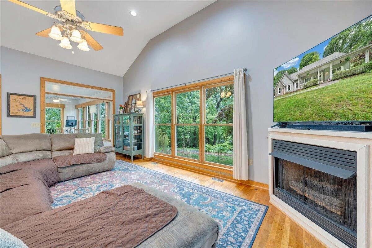1495 Walnut Run DR - Photo 11