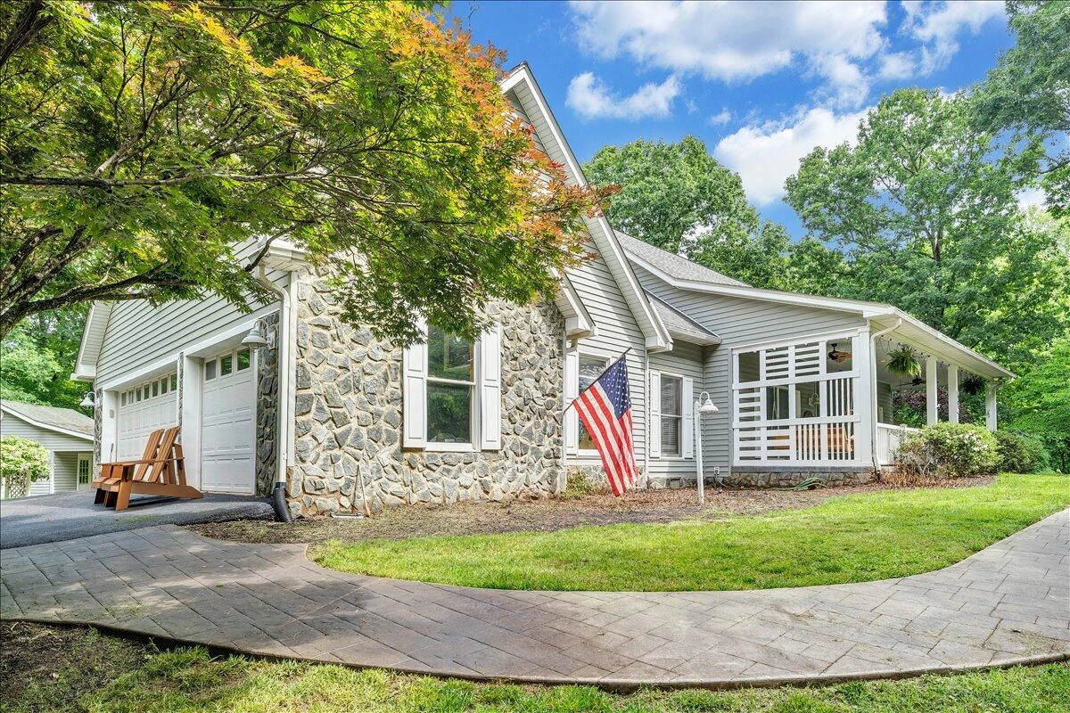 1495 Walnut Run DR - Photo 2