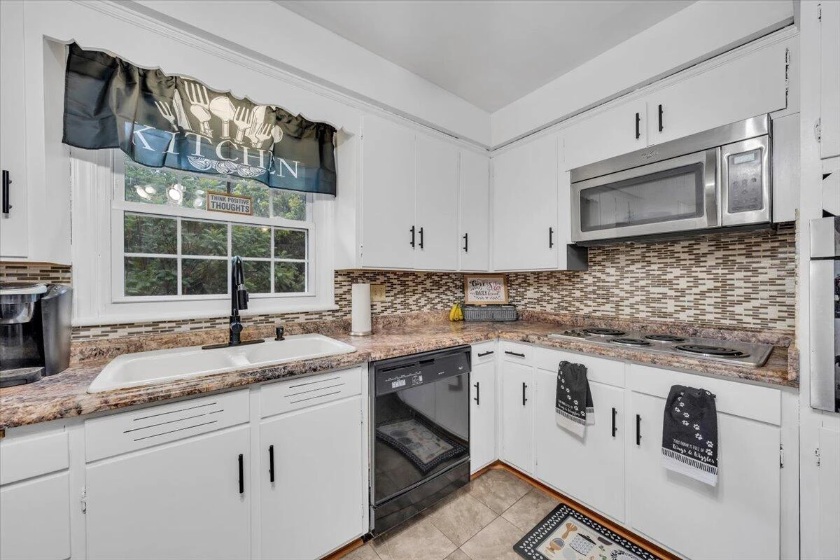 4508 Rosecrest RD - Photo 10