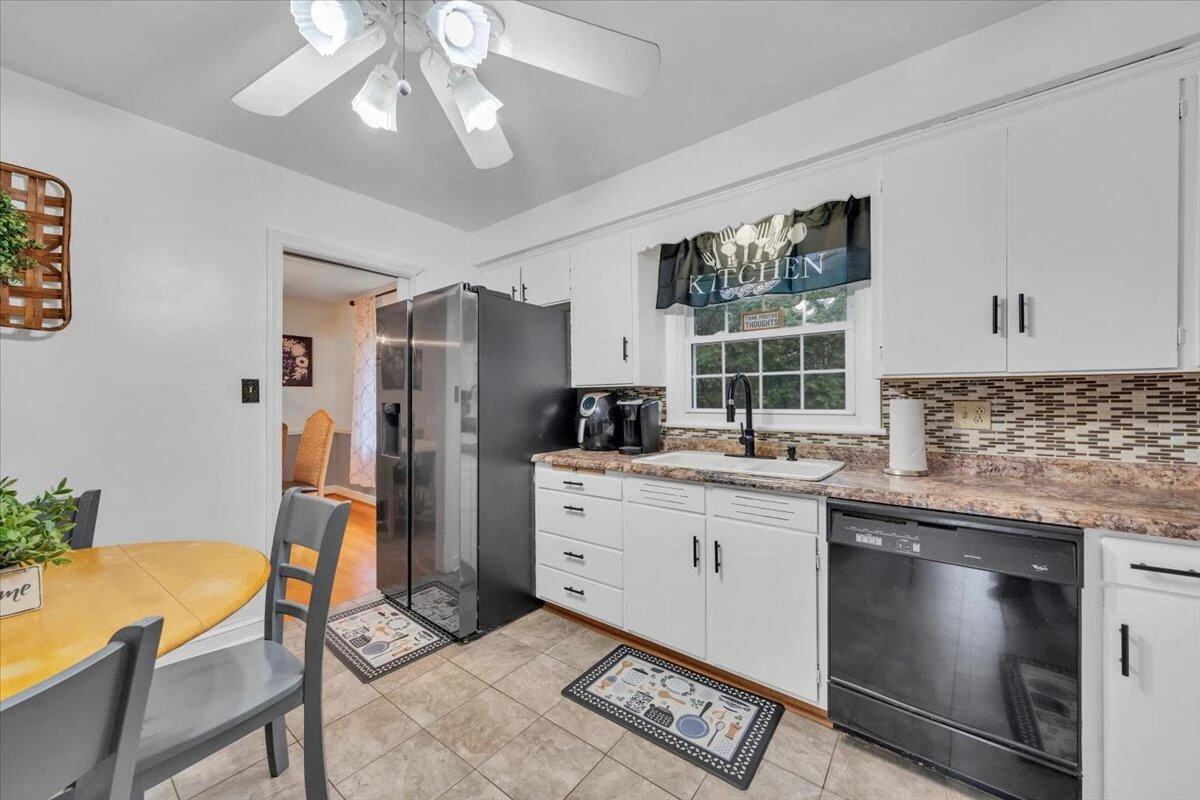 4508 Rosecrest RD - Photo 11