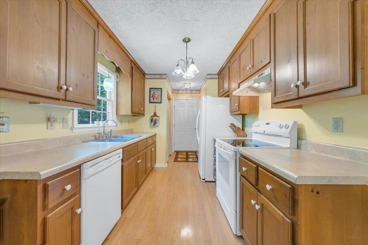 1124 Homeplace RD - Photo 13