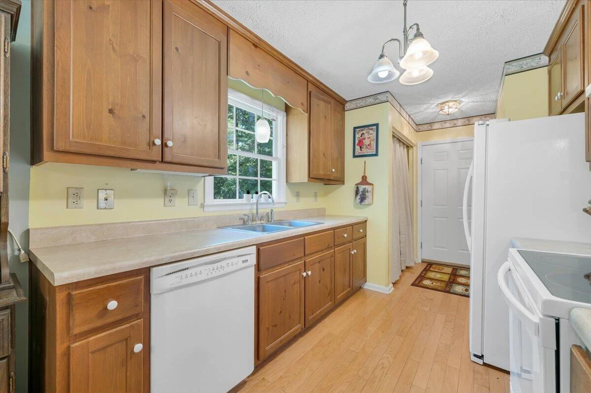 1124 Homeplace RD - Photo 14