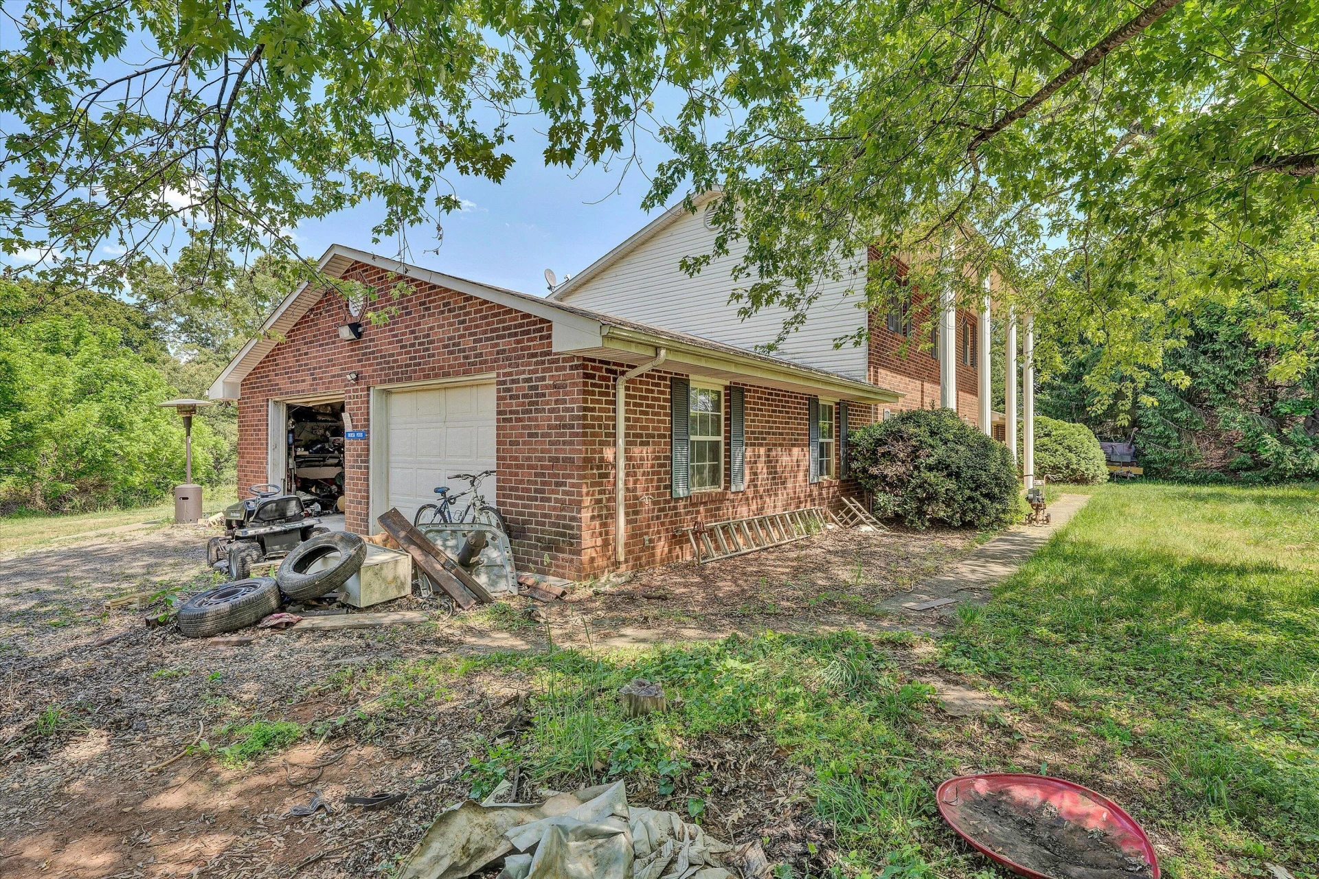 1441 Dickerson RD - Photo 2