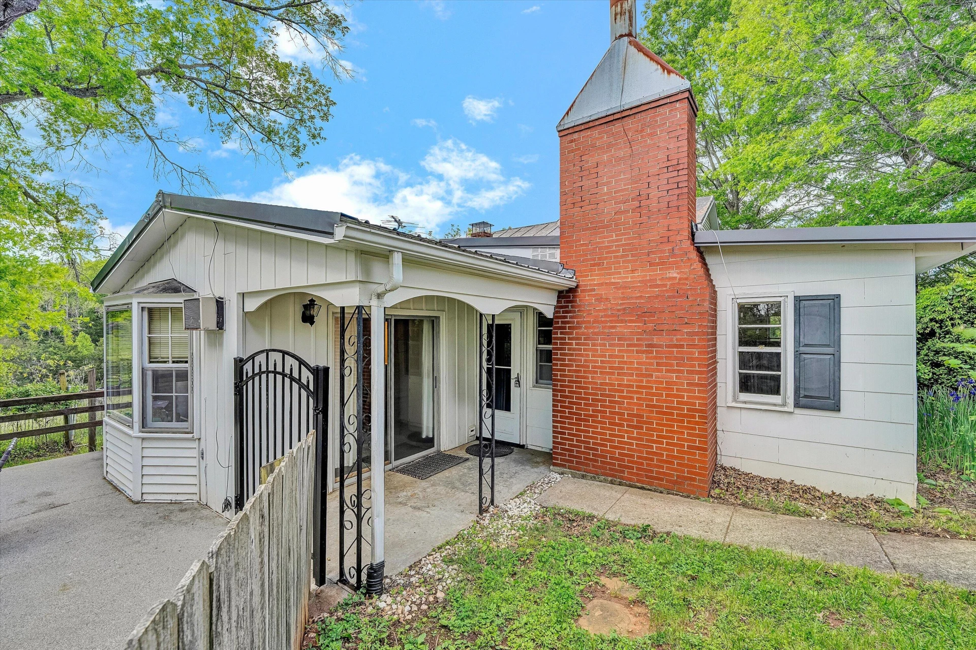 5328 White House RD - Photo 2