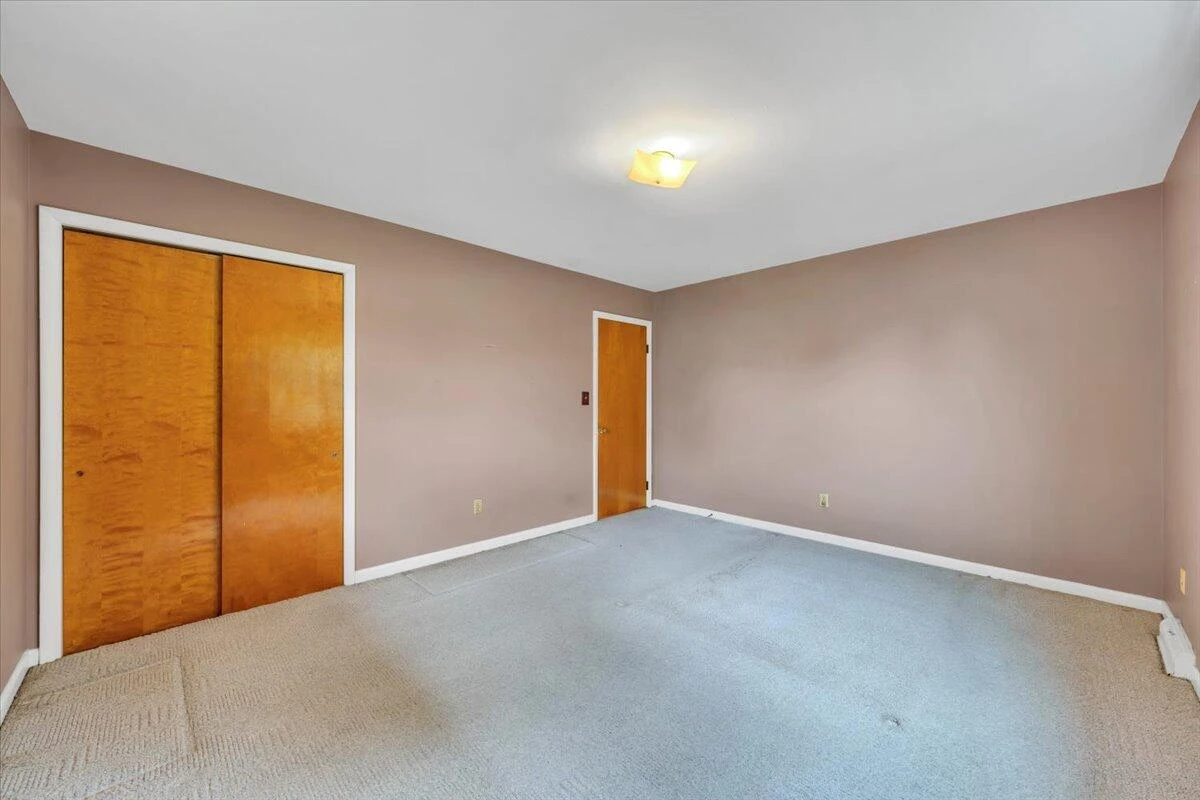 2747 Embassy DR - Photo 14