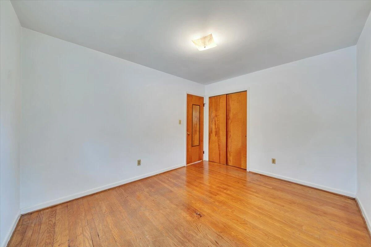 2747 Embassy DR - Photo 16
