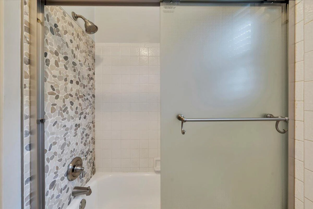 2747 Embassy DR - Photo 20