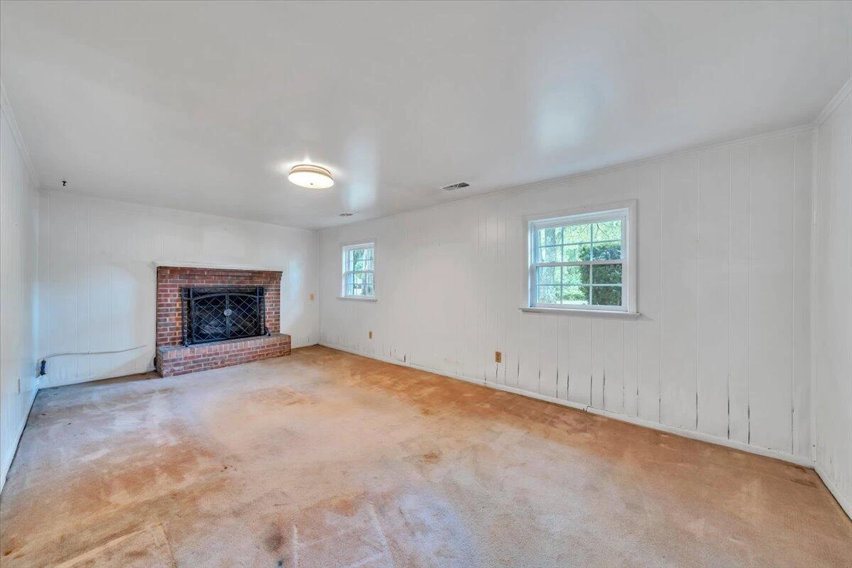 2747 Embassy DR - Photo 21