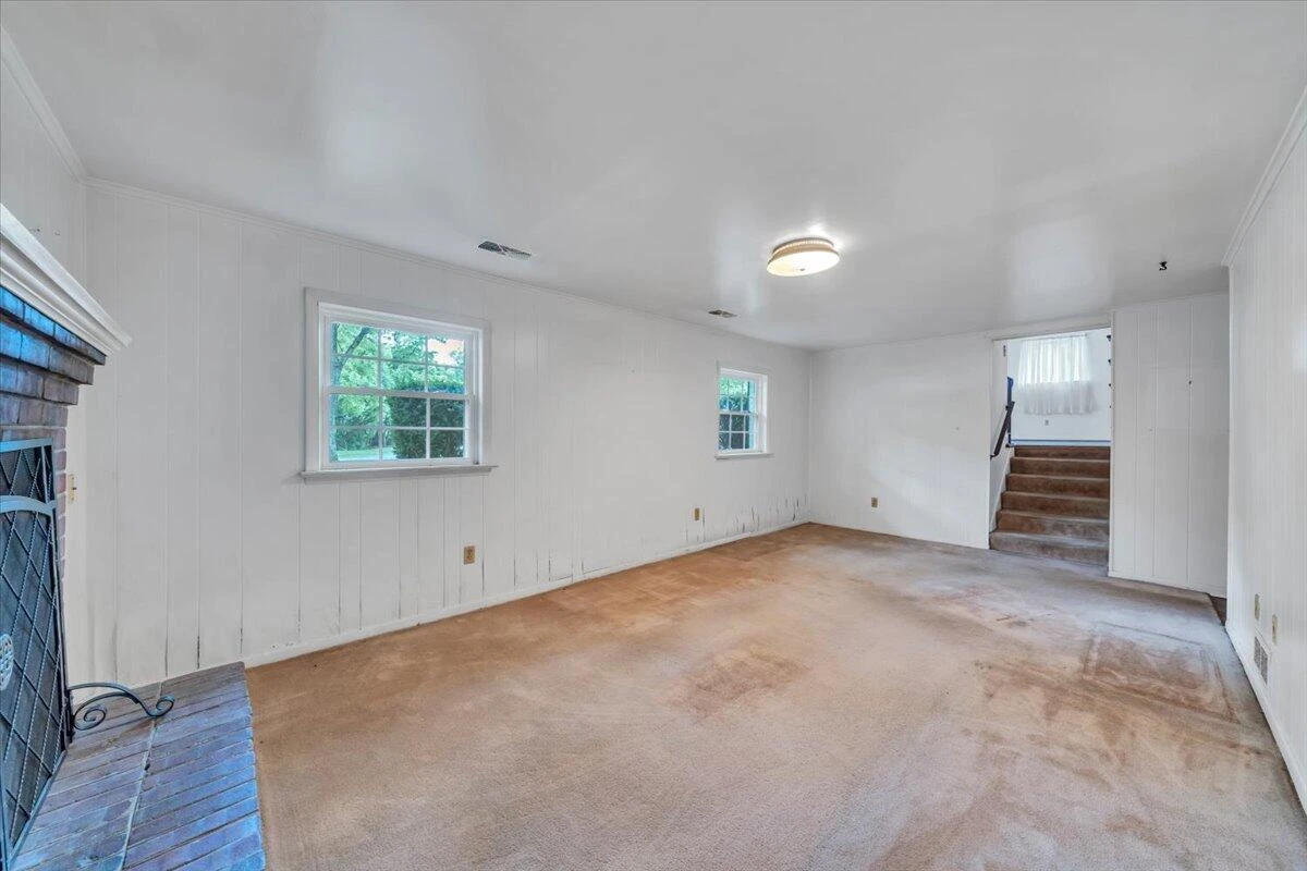 2747 Embassy DR - Photo 24