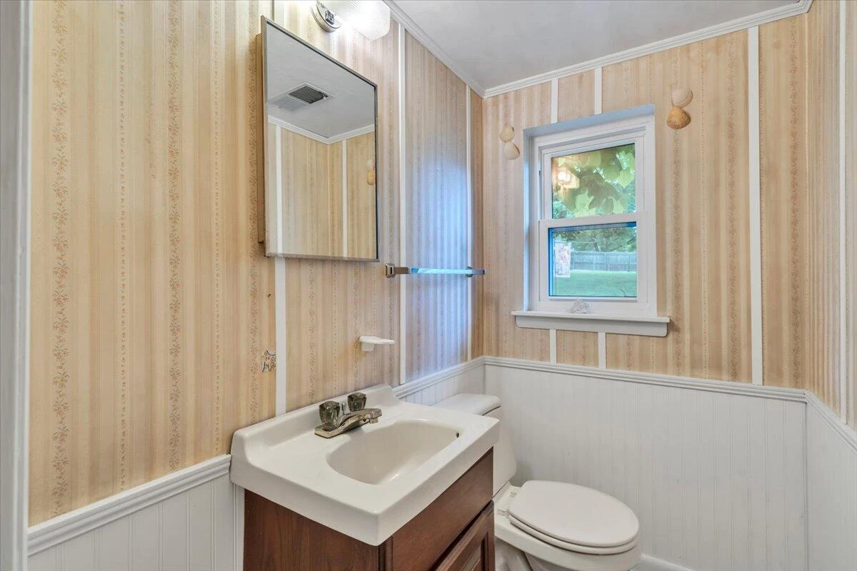 2747 Embassy DR - Photo 25