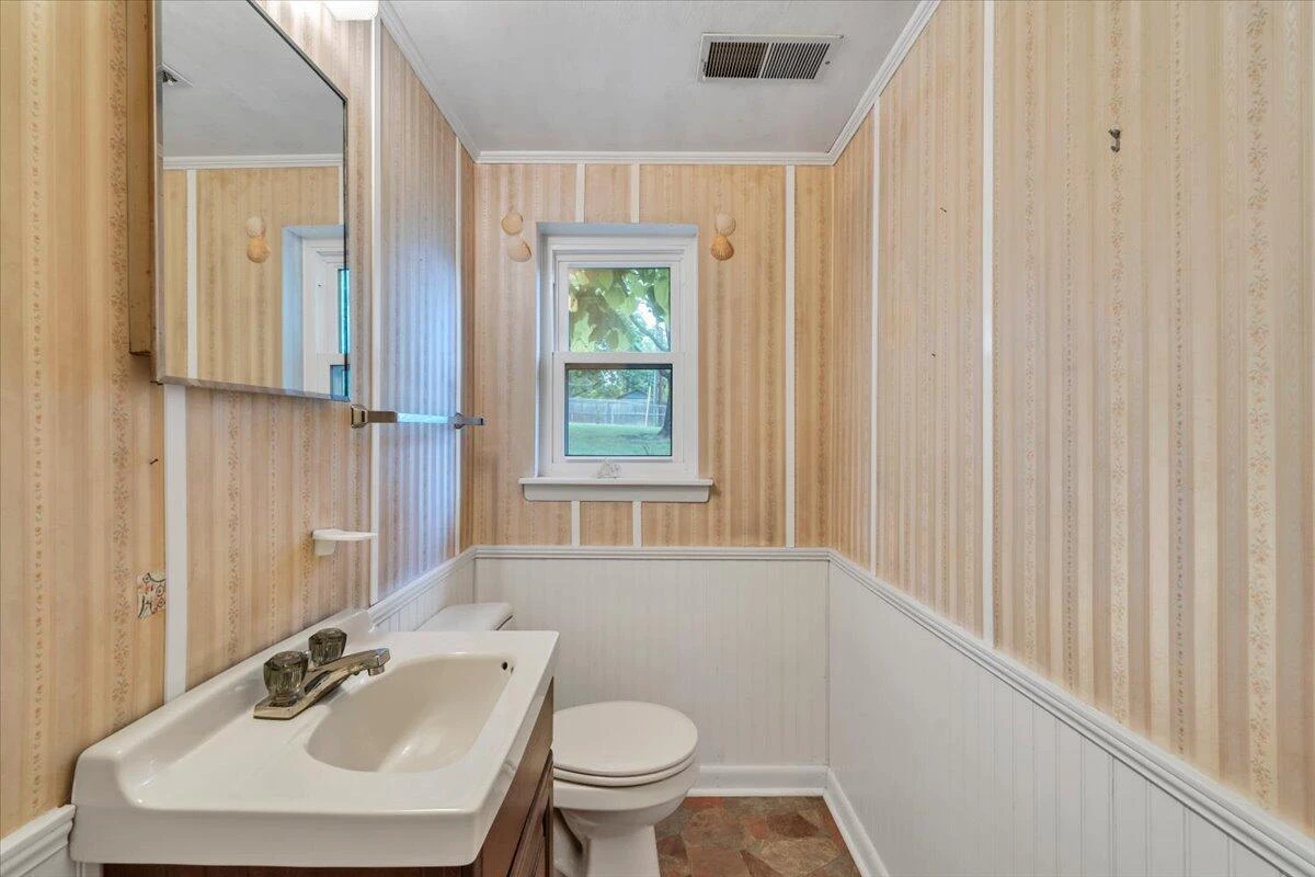 2747 Embassy DR - Photo 26
