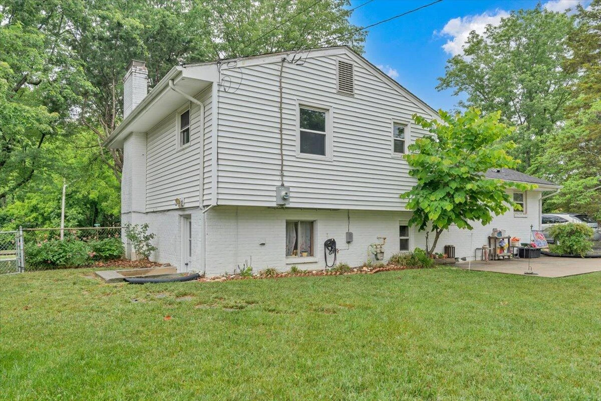 2747 Embassy DR - Photo 35