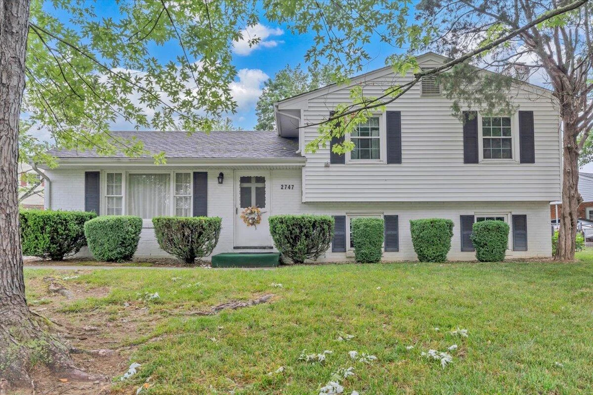 2747 Embassy DR - Photo 38