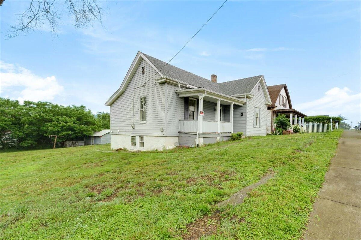 1225 Stewart AVE SE - Photo 23