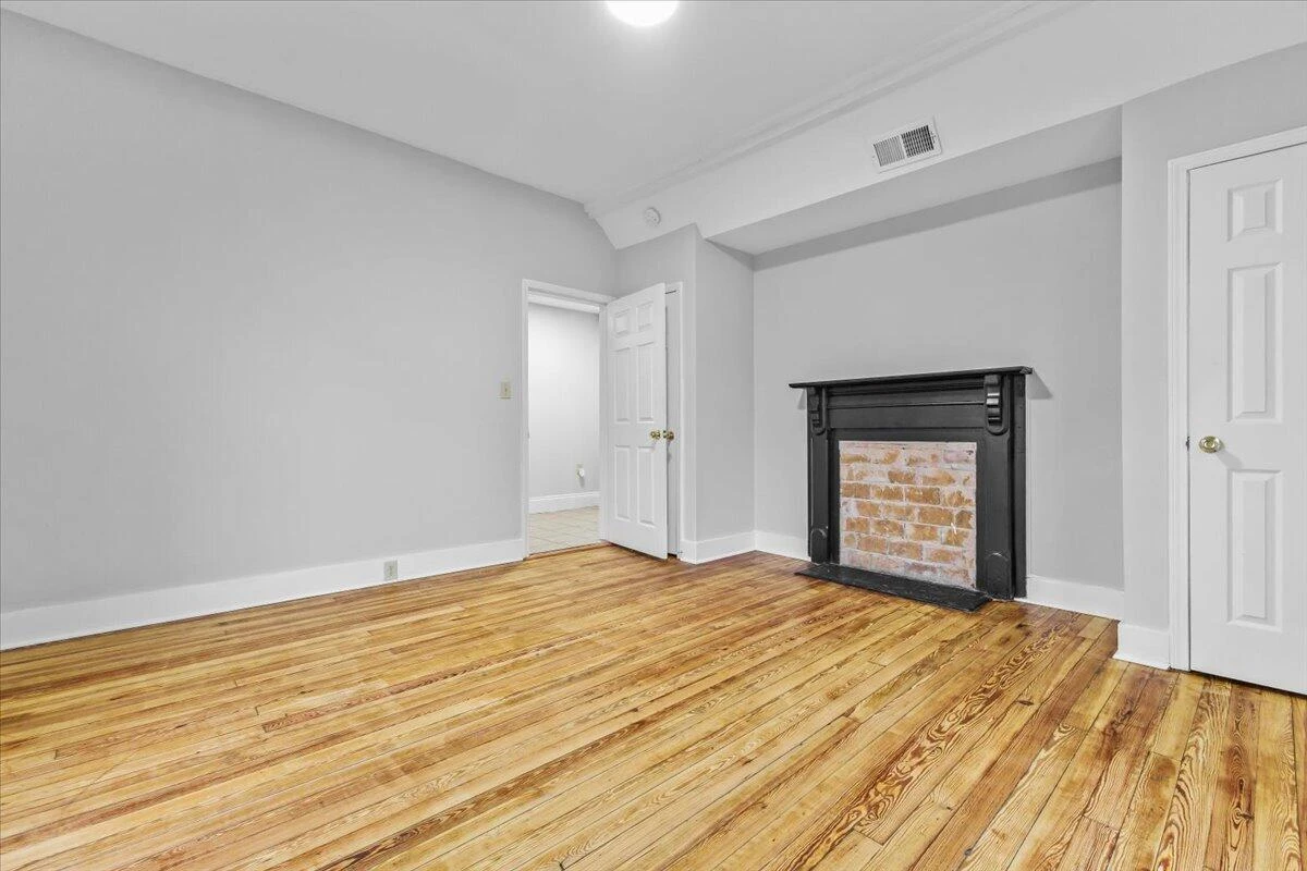 1225 Stewart AVE SE - Photo 5
