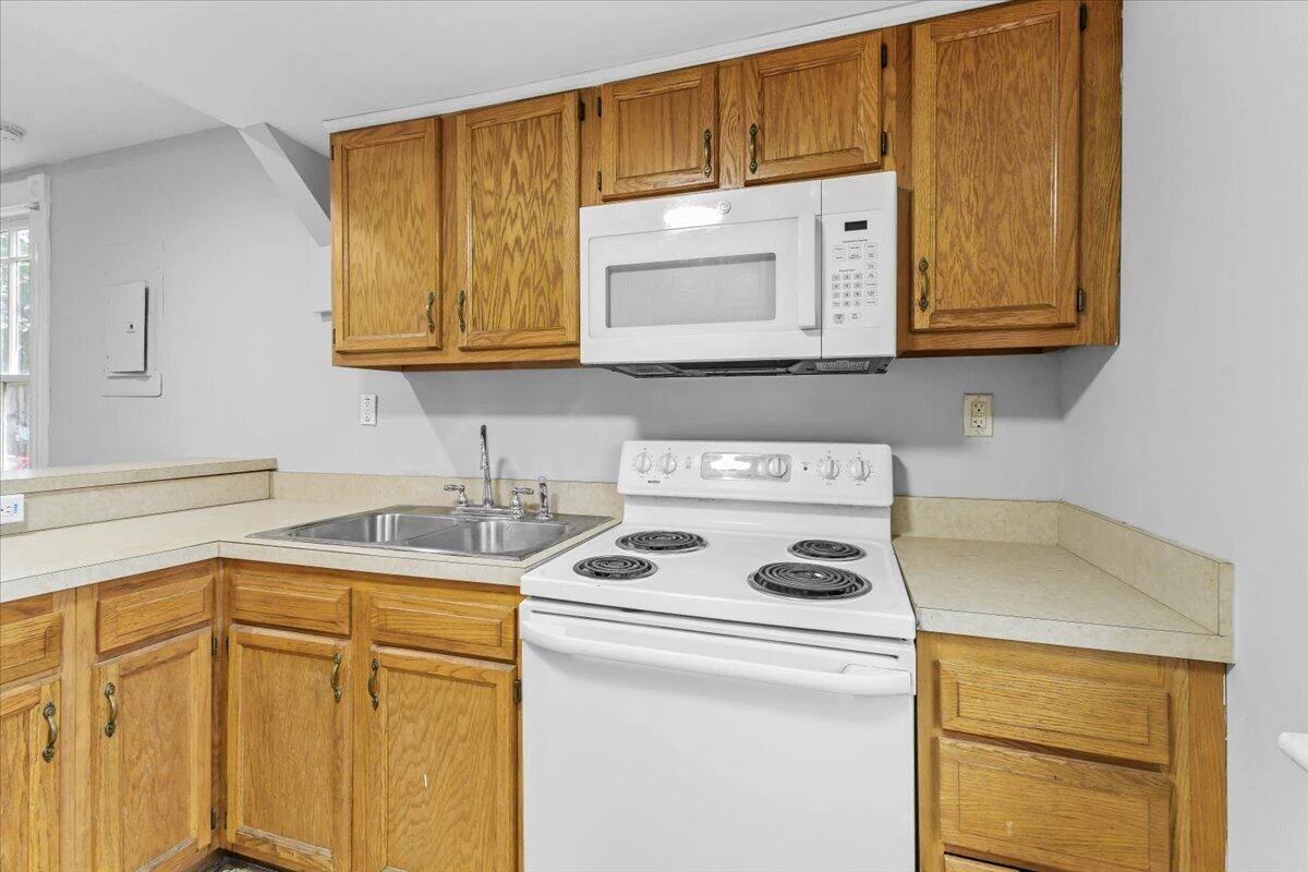 1225 Stewart AVE SE - Photo 6