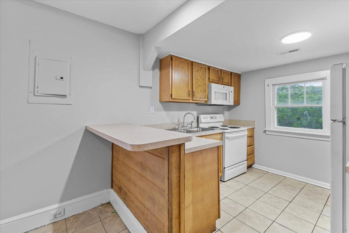 1225 Stewart AVE SE - Photo 7